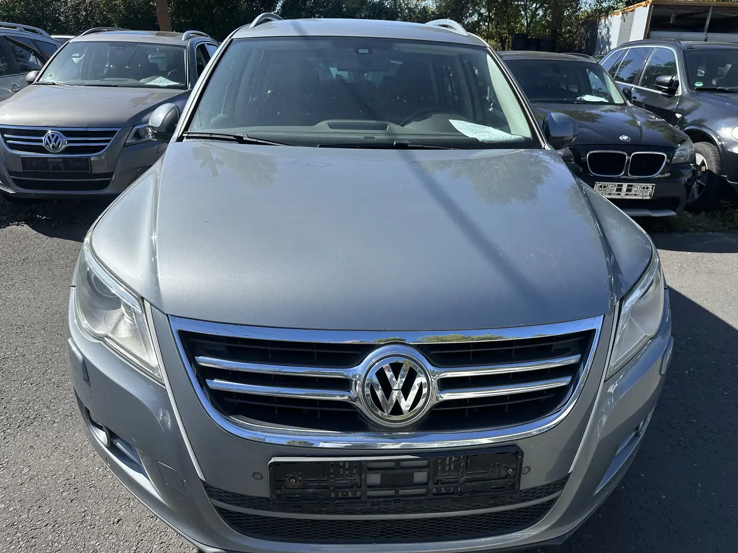 Volkswagen Tiguan 2,0 TDI 140 PS AUTOMATIK KLIMA ALU Grau - 2