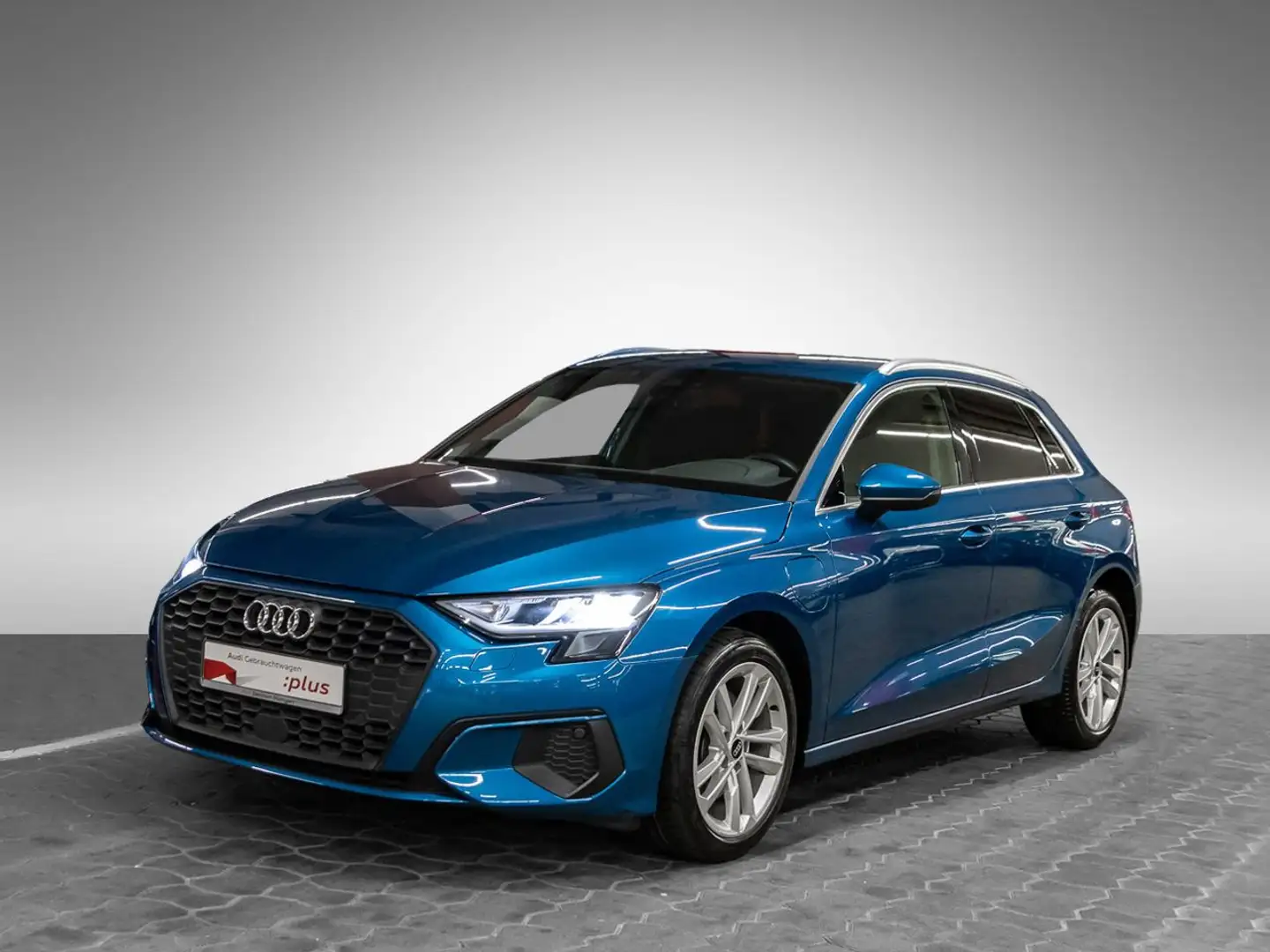 Audi A3 40 TFSI e VirtCo Soundgenerator SHZ Blau - 2