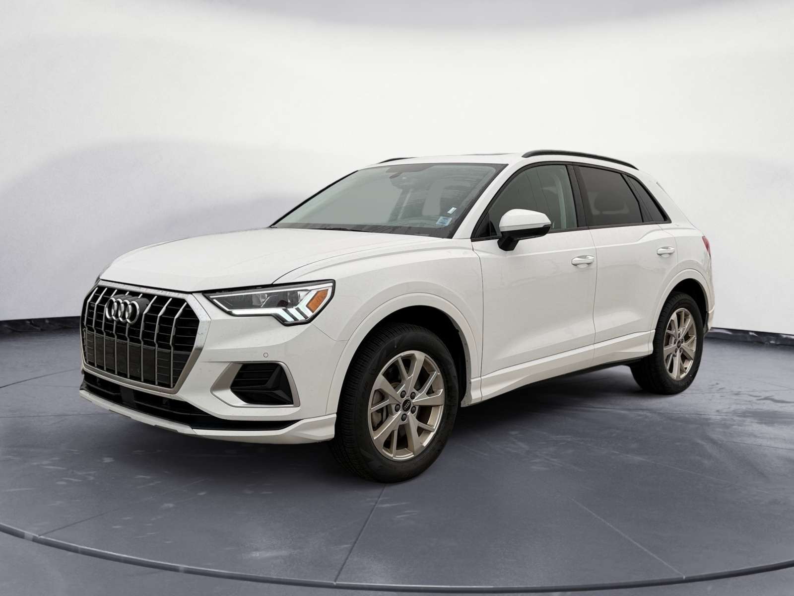 White 2025 Audi Q3 SUV / Crossover 8-Speed Automatic