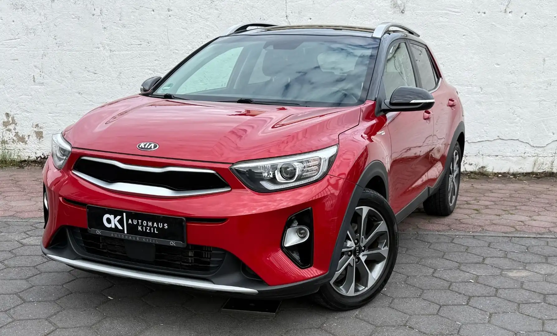 Kia Stonic Platinum Edition Rouge - 1