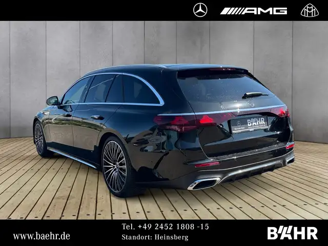 Mercedes-Benz E-Class view 3