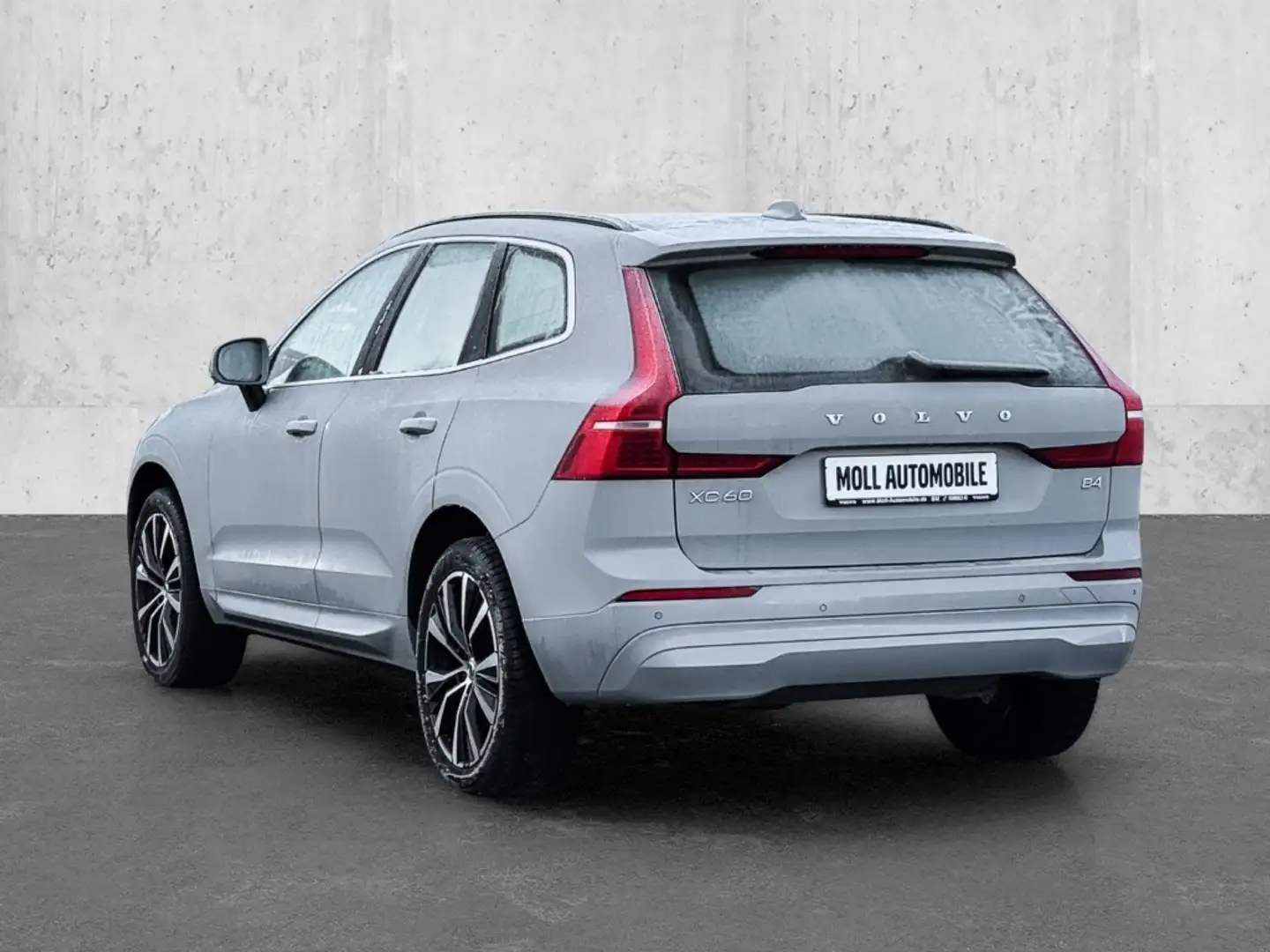 Volvo XC60 Core 2WD StandHZG Digitales Cockpit Soundsystem LE Silber - 2