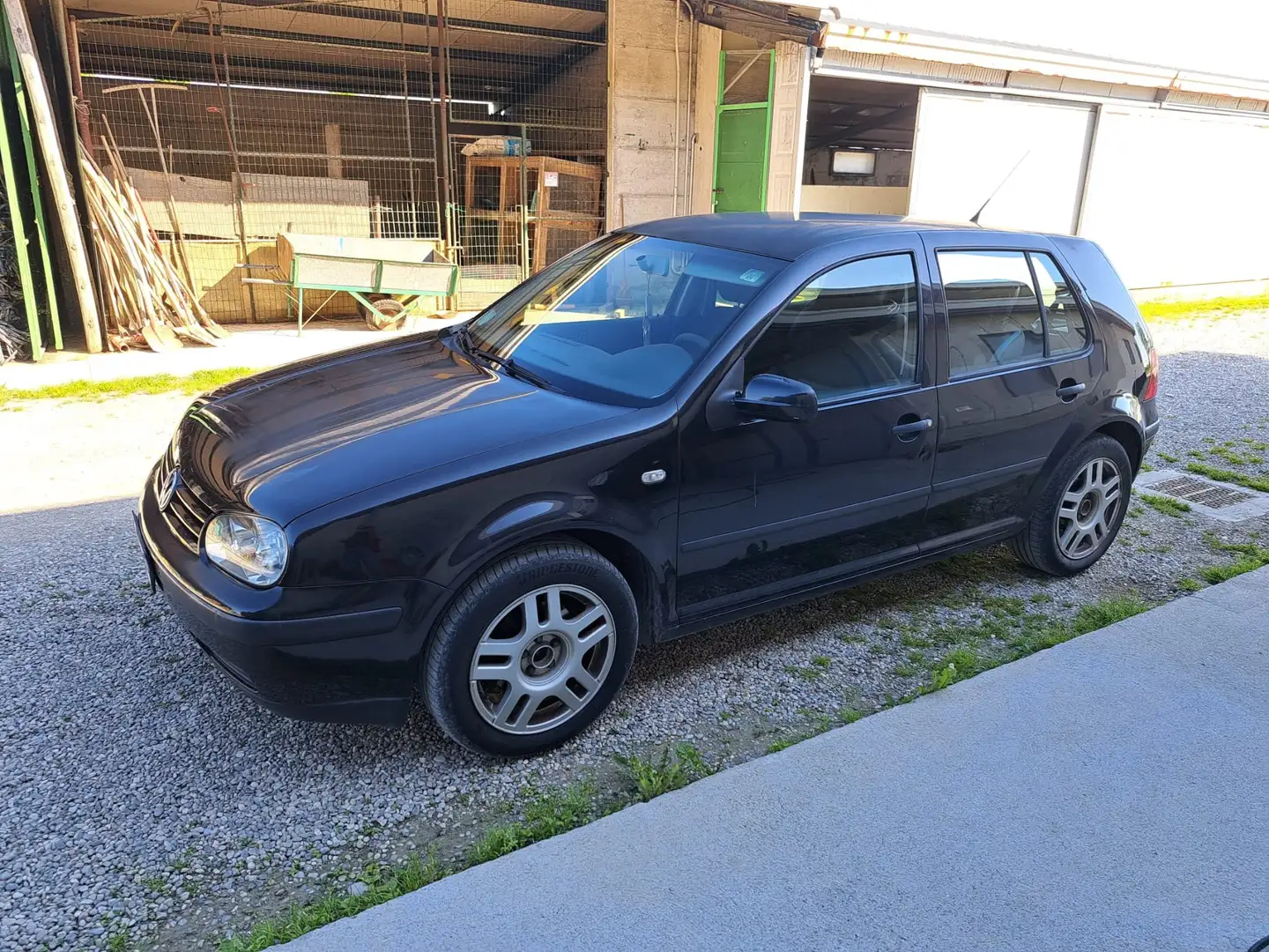 Volkswagen Golf Golf IV 1997 5p 1.9 tdi 100cv Nero - 1