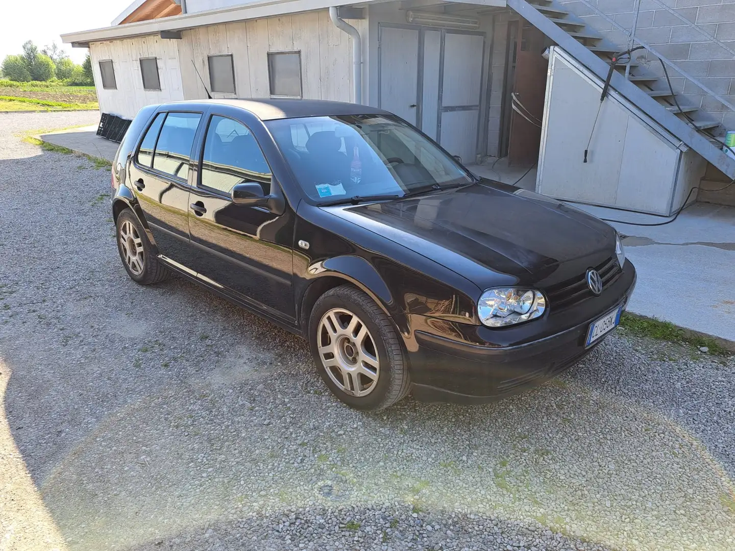 Volkswagen Golf Golf IV 1997 5p 1.9 tdi 100cv Nero - 2