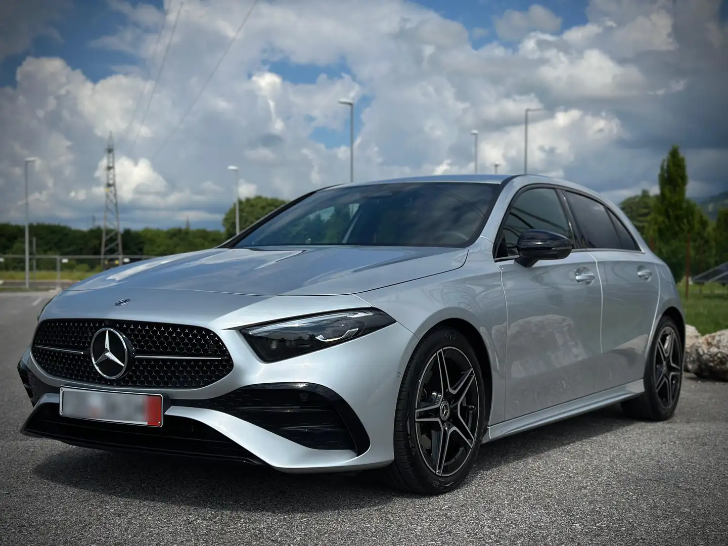 Mercedes-Benz A 200 A 200 AMG Line Premium Plus auto Silber - 1
