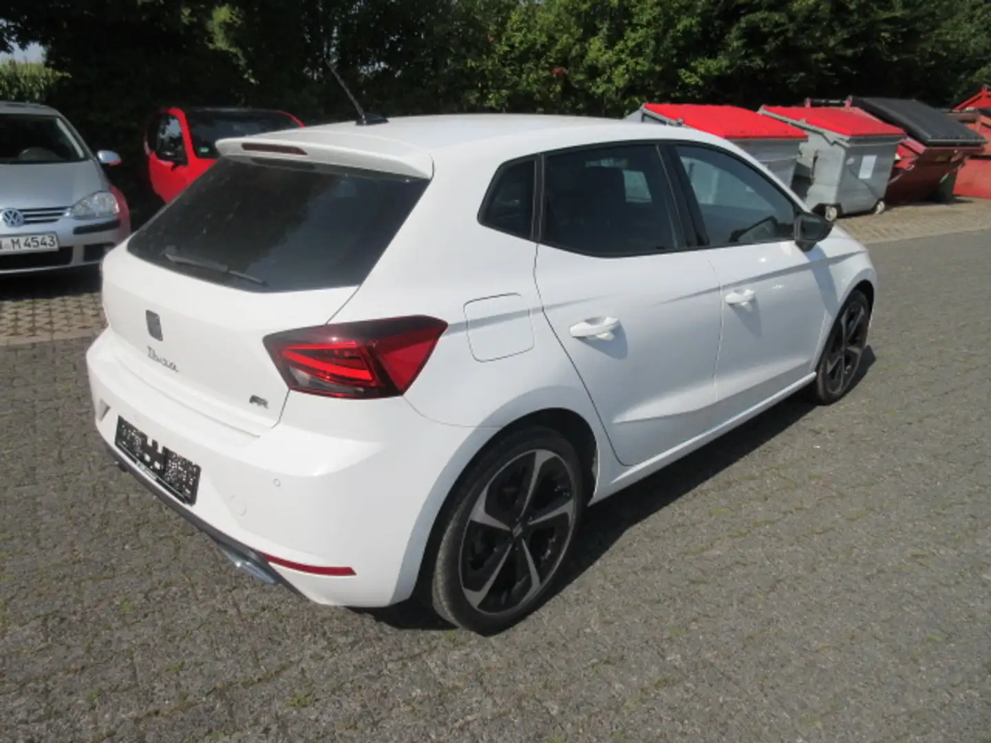 SEAT Ibiza FR 1.0 TSI DSG NAVI KAMERA LED ALU 18 APS SITZHEIZUNG CLIMATRONIC PRIVACY MIRROR LINK Weiß - 2