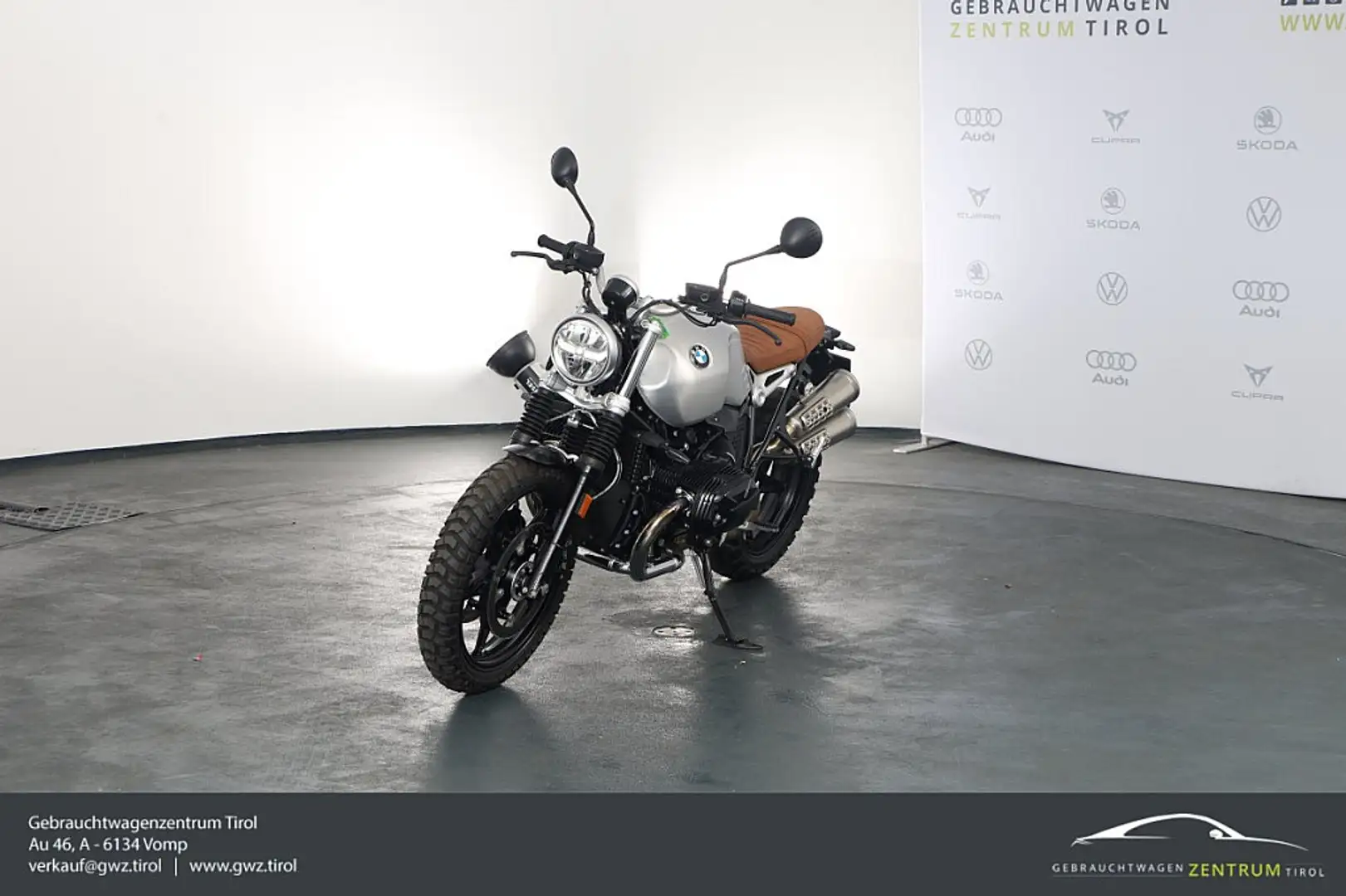 BMW R nineT SCRAMBLER VOLL LED AKRA TEMP GRIFFH OPTION719!!! Stříbrná - 1