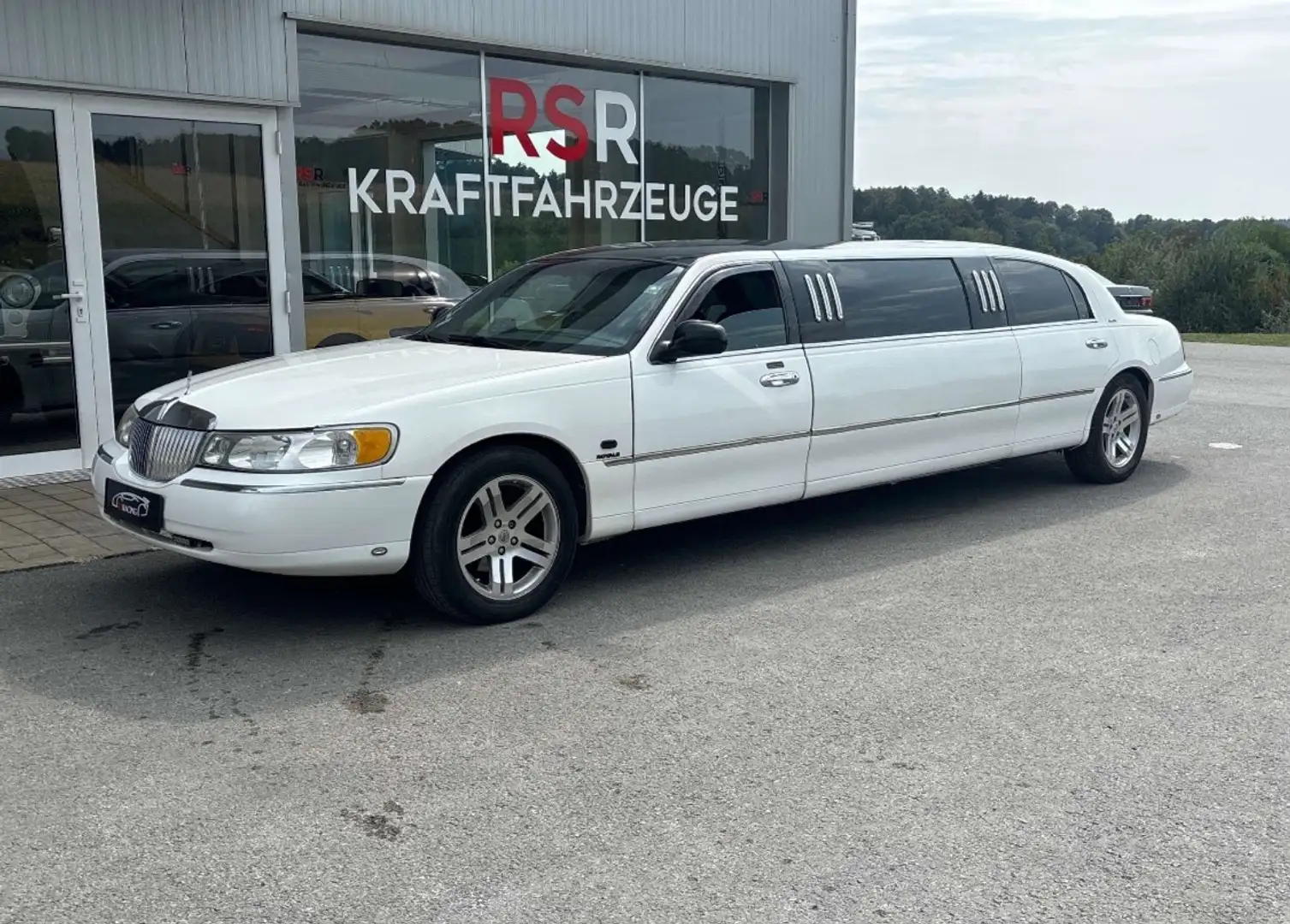 Lincoln Town Car Stretchlimousine Limo Limousine Biały - 1