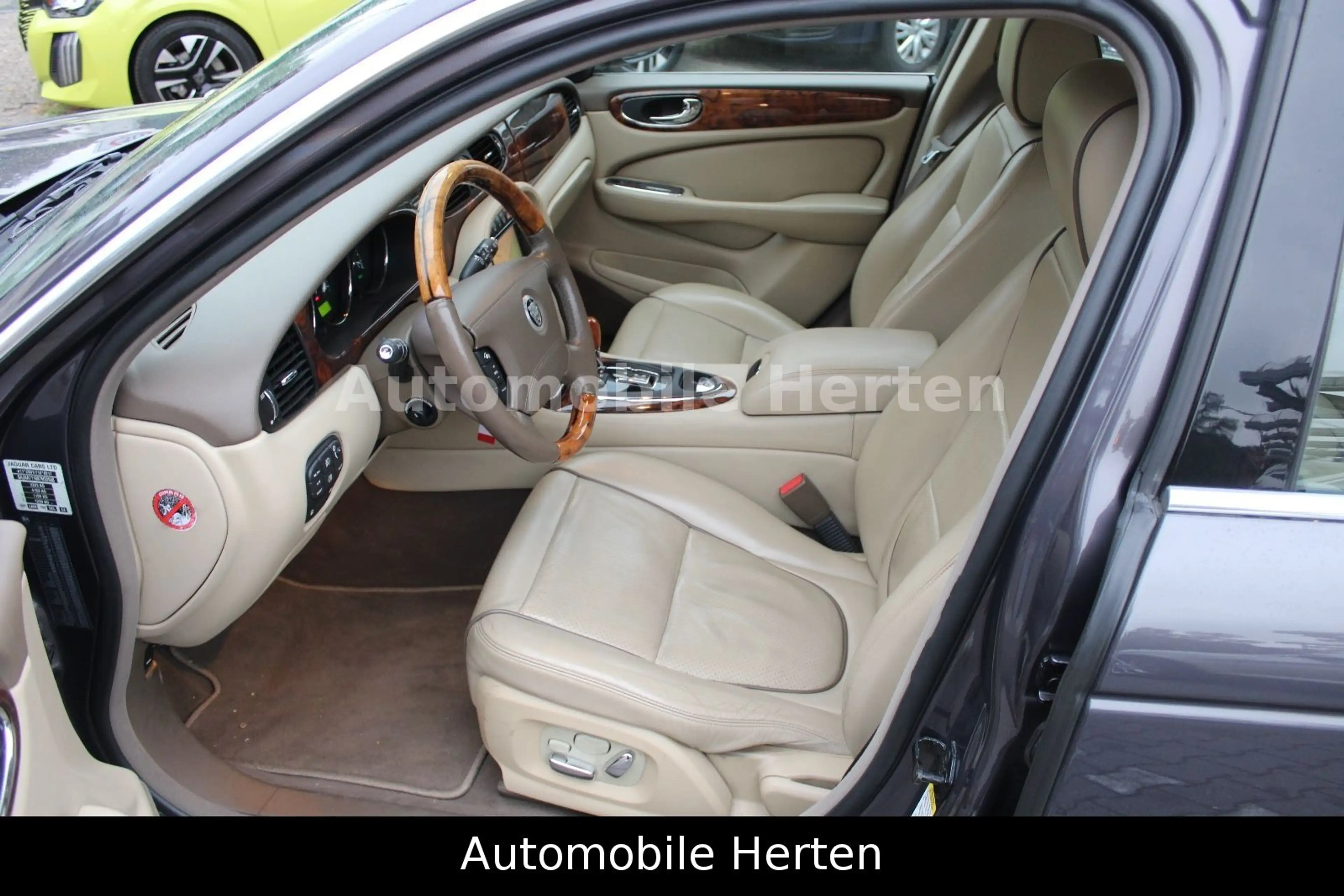 Jaguar XJ 2.7 D XJ6 Executive*2.HAND*TOPZUSTAND*VOLL* — photo 12