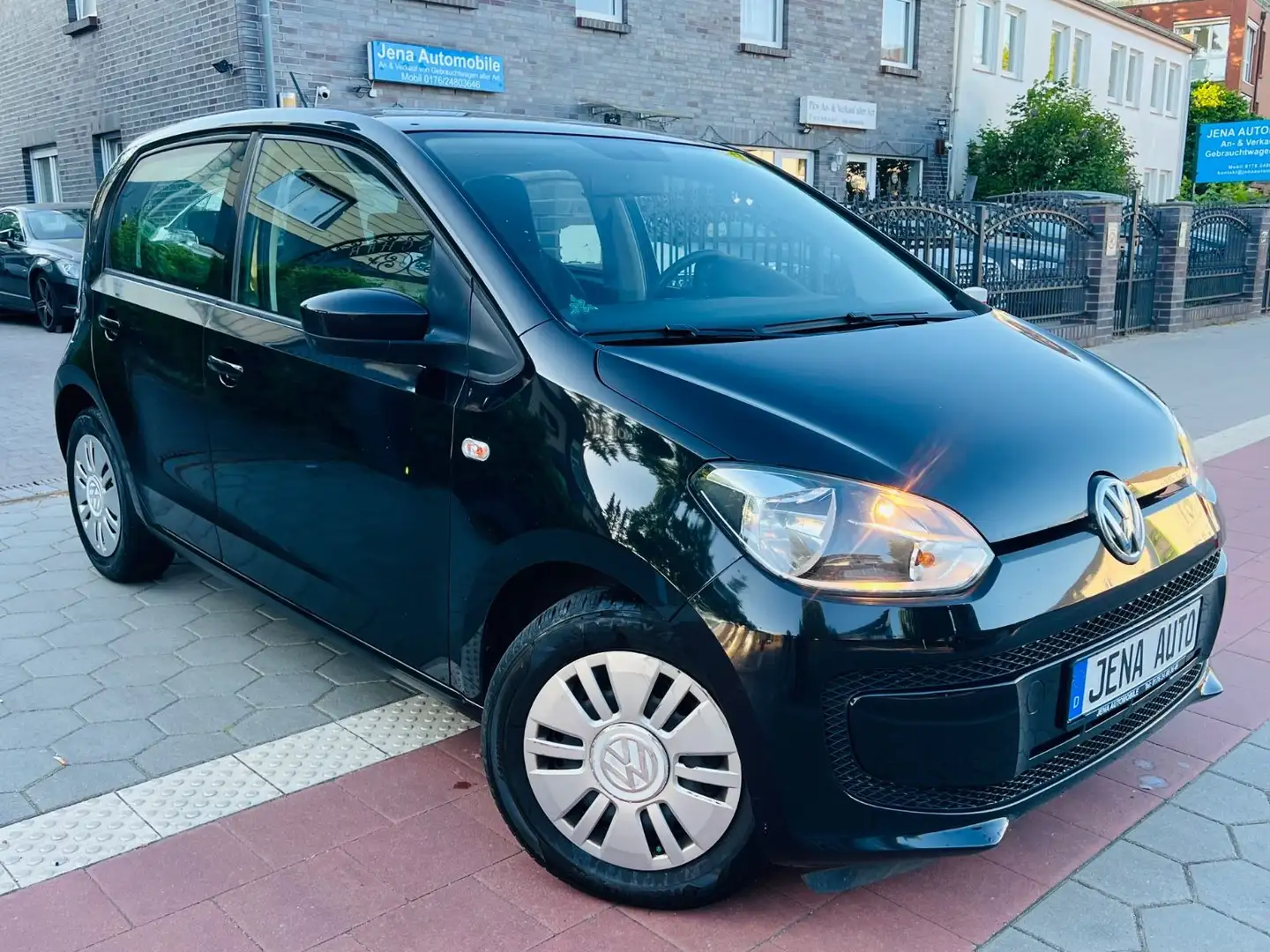 Volkswagen up! move up! BMT 5.trg Klima 2.Hand Schwarz - 1