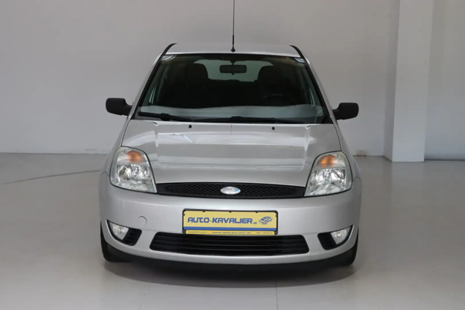 Ford Fiesta 1.4 TDCi * Klima * 8-fach * HU/AU neu Silber - 2