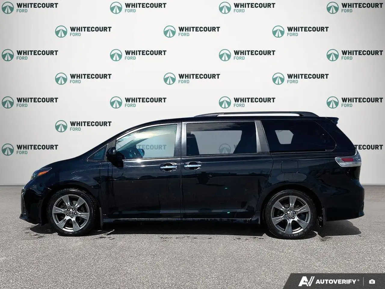 Toyota Sienna снимка Toyota Sienna