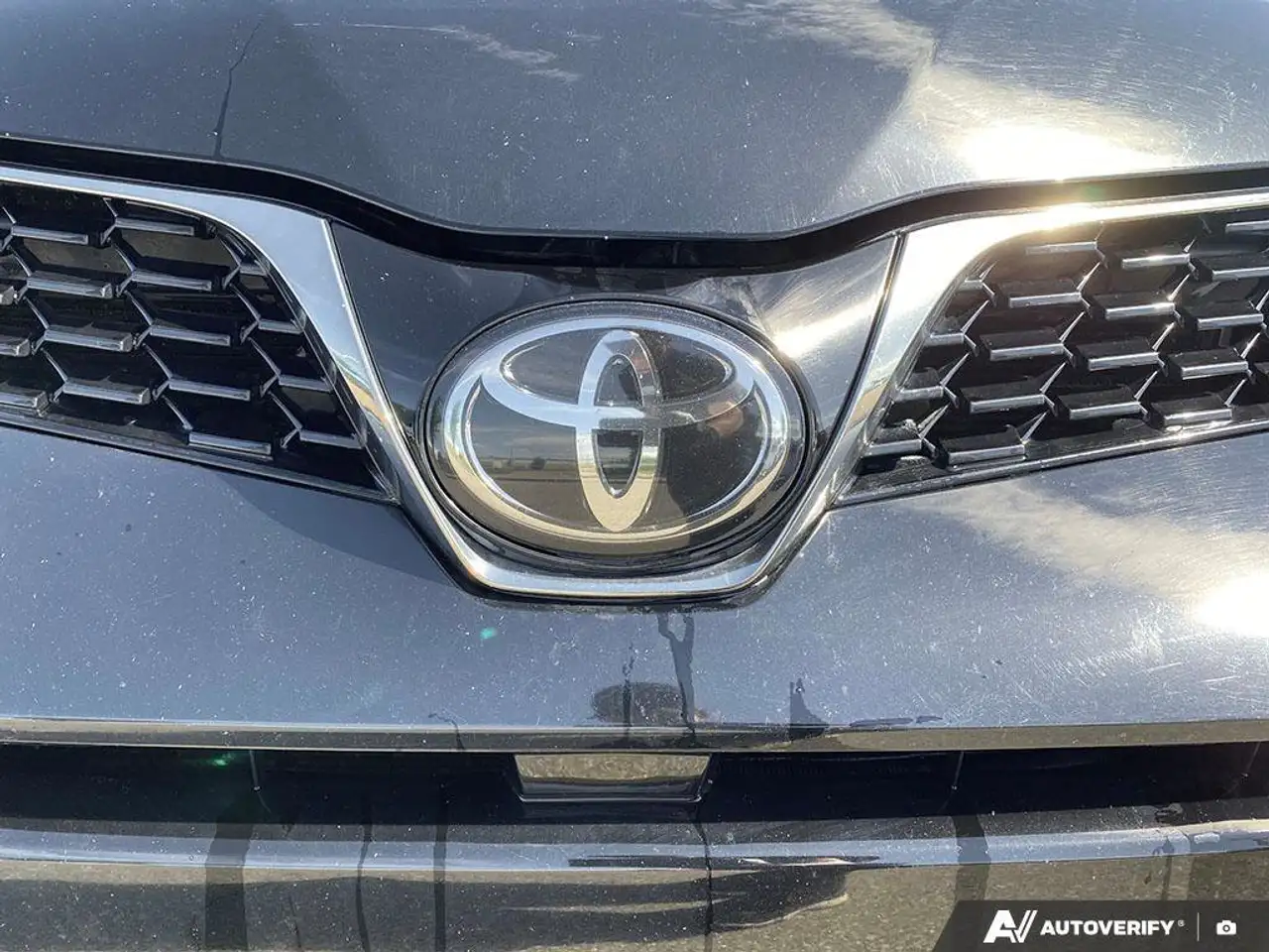 Toyota Sienna снимка Toyota Sienna