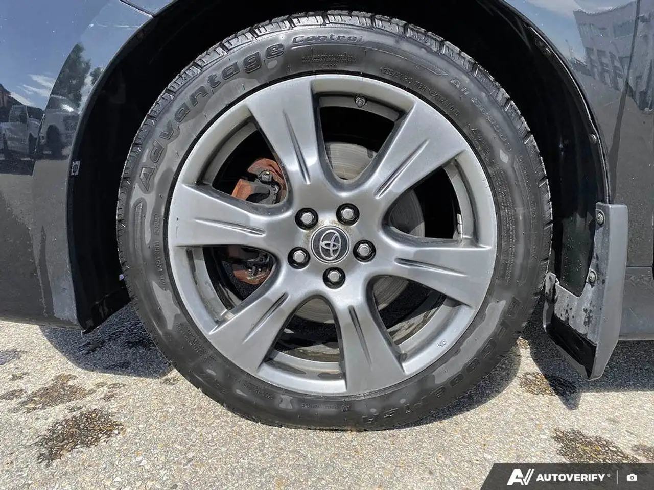 Toyota Sienna снимка Toyota Sienna