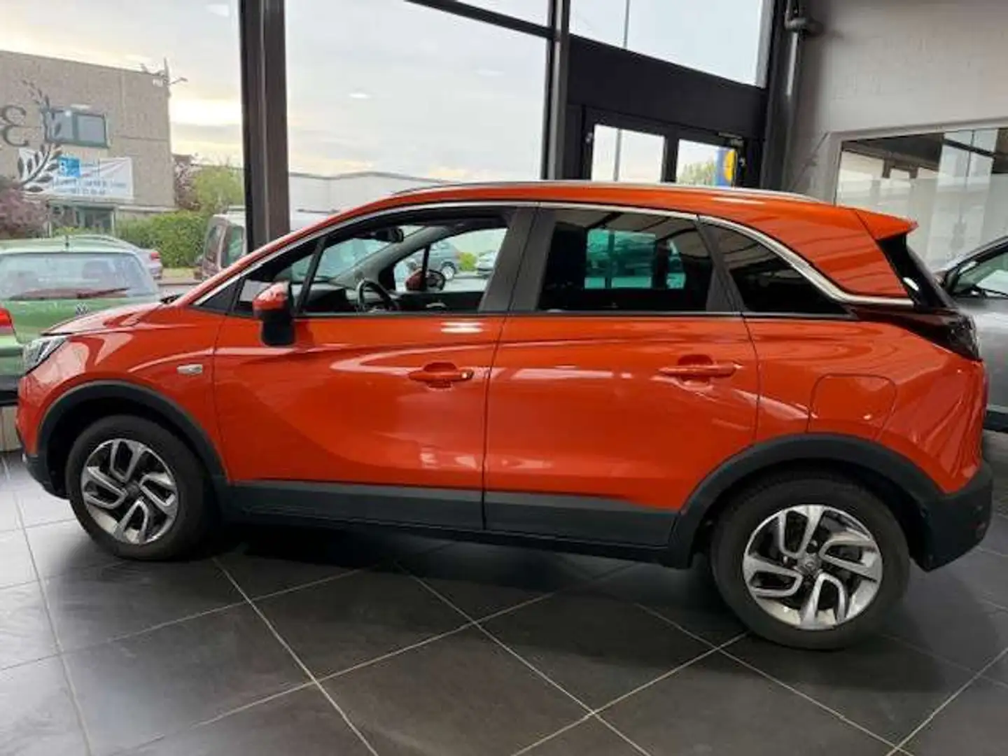 Opel Crossland X 1.2 TURBO Arancione - 2