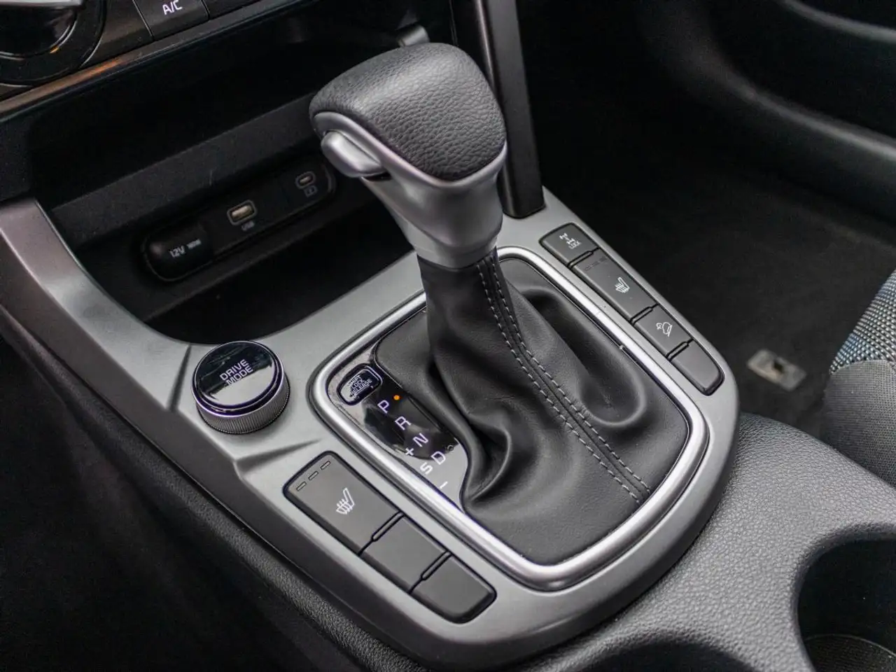 Kia Seltos снимка Kia Seltos