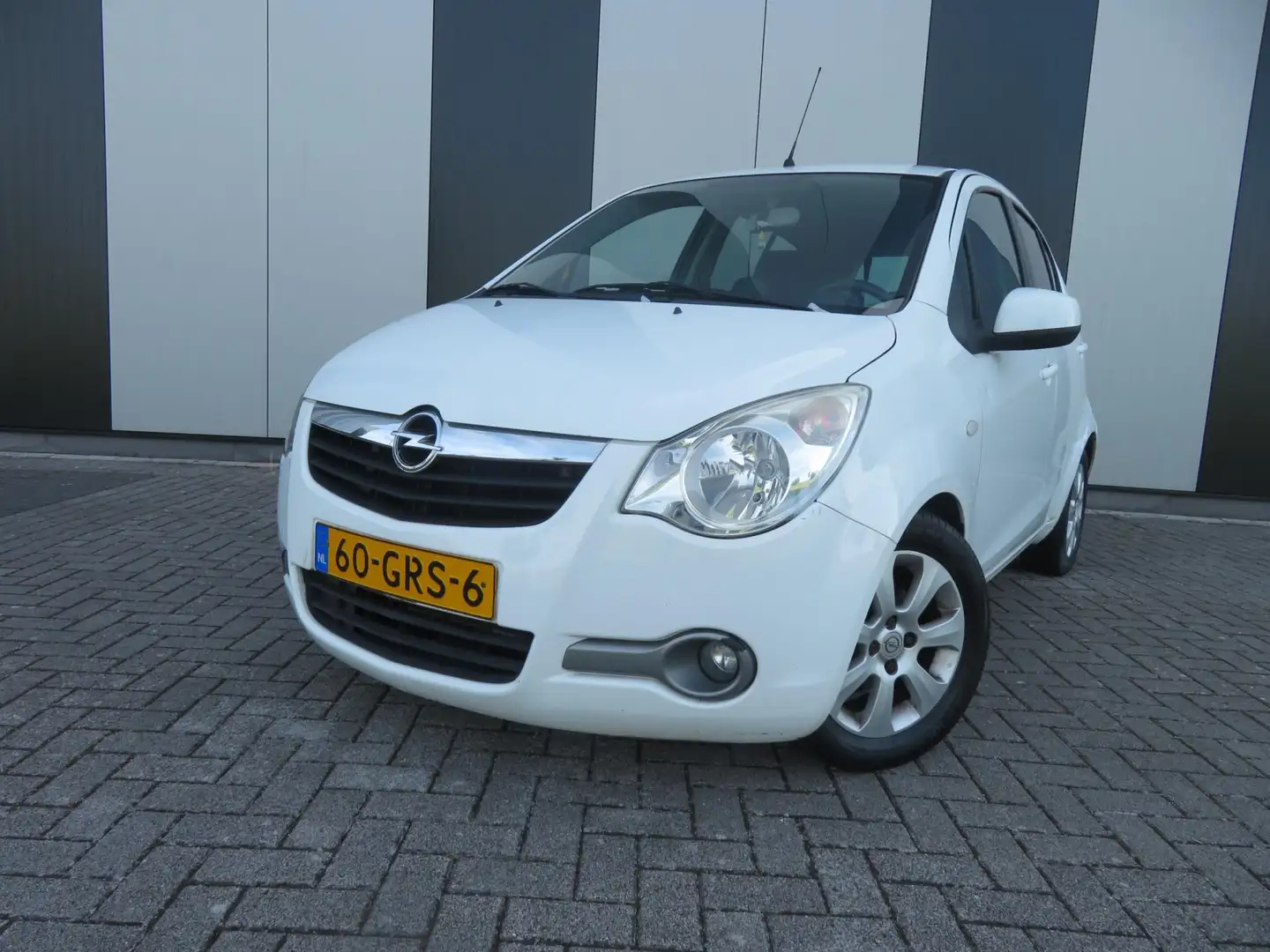 Opel Agila 1.2 Enjoy Wit - 1