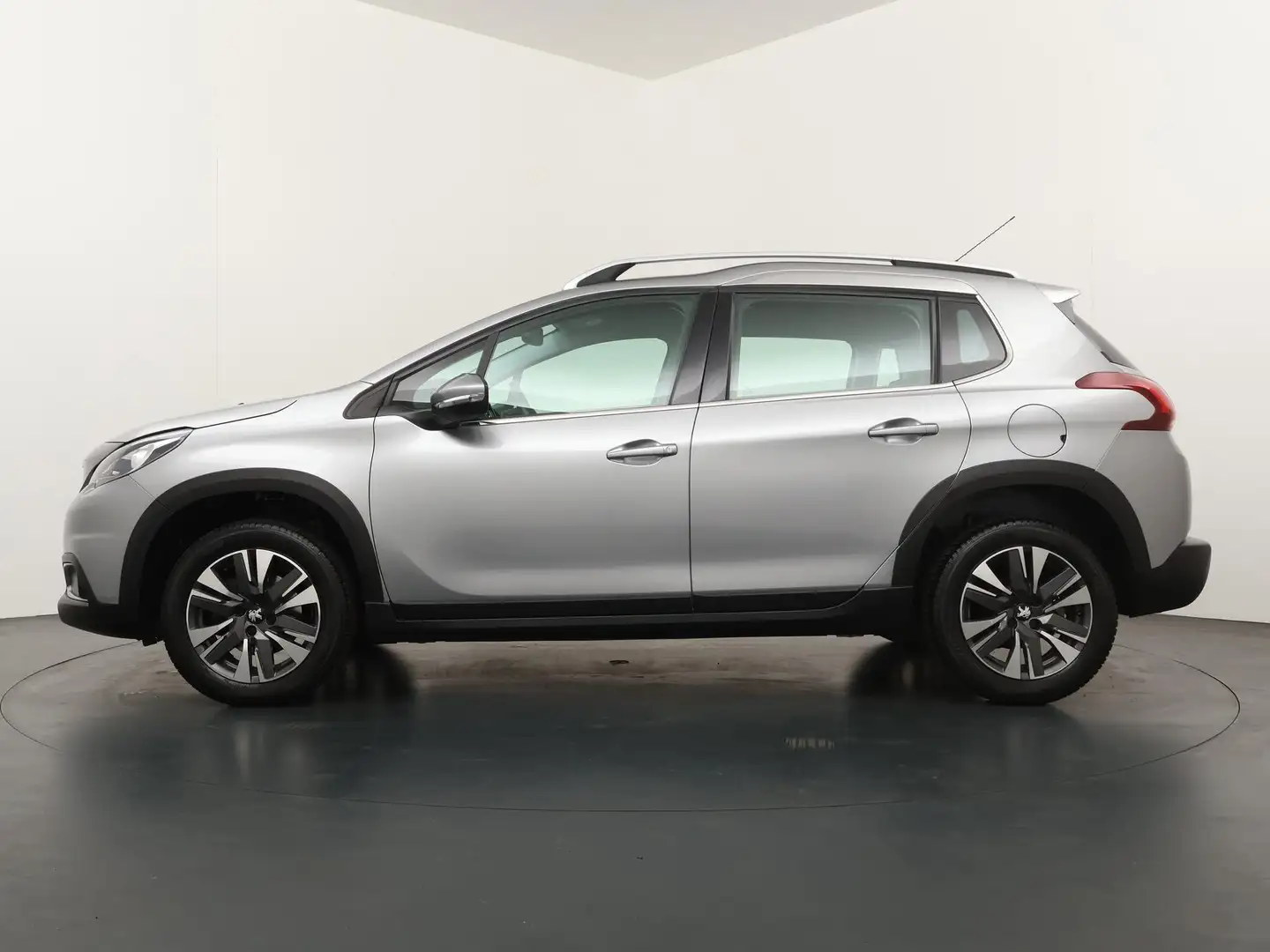 Peugeot 2008 1.2 110pk PureTech Allure - Apple Carplay & Androi Grau - 2