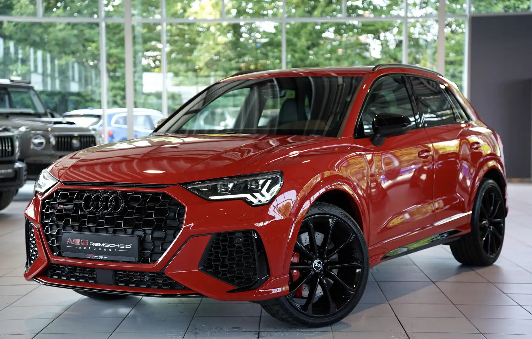 Audi RS Q3 q. *2 Hand * 21 *RS-Abgas*Virtual*Matrix* Rot - 1