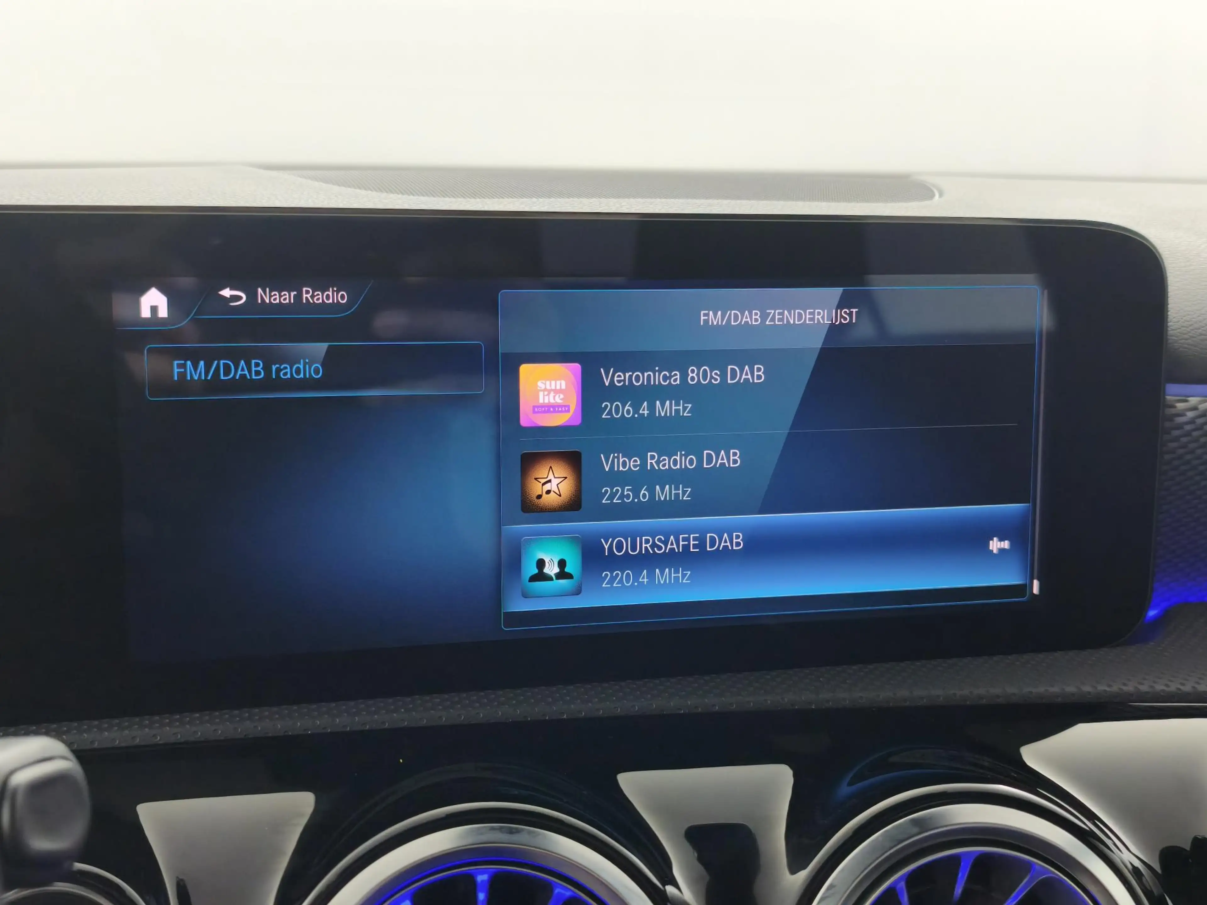 Mercedes-Benz A 180 Business Solution Luxury | Panoramadak | Leder | C — photo 11