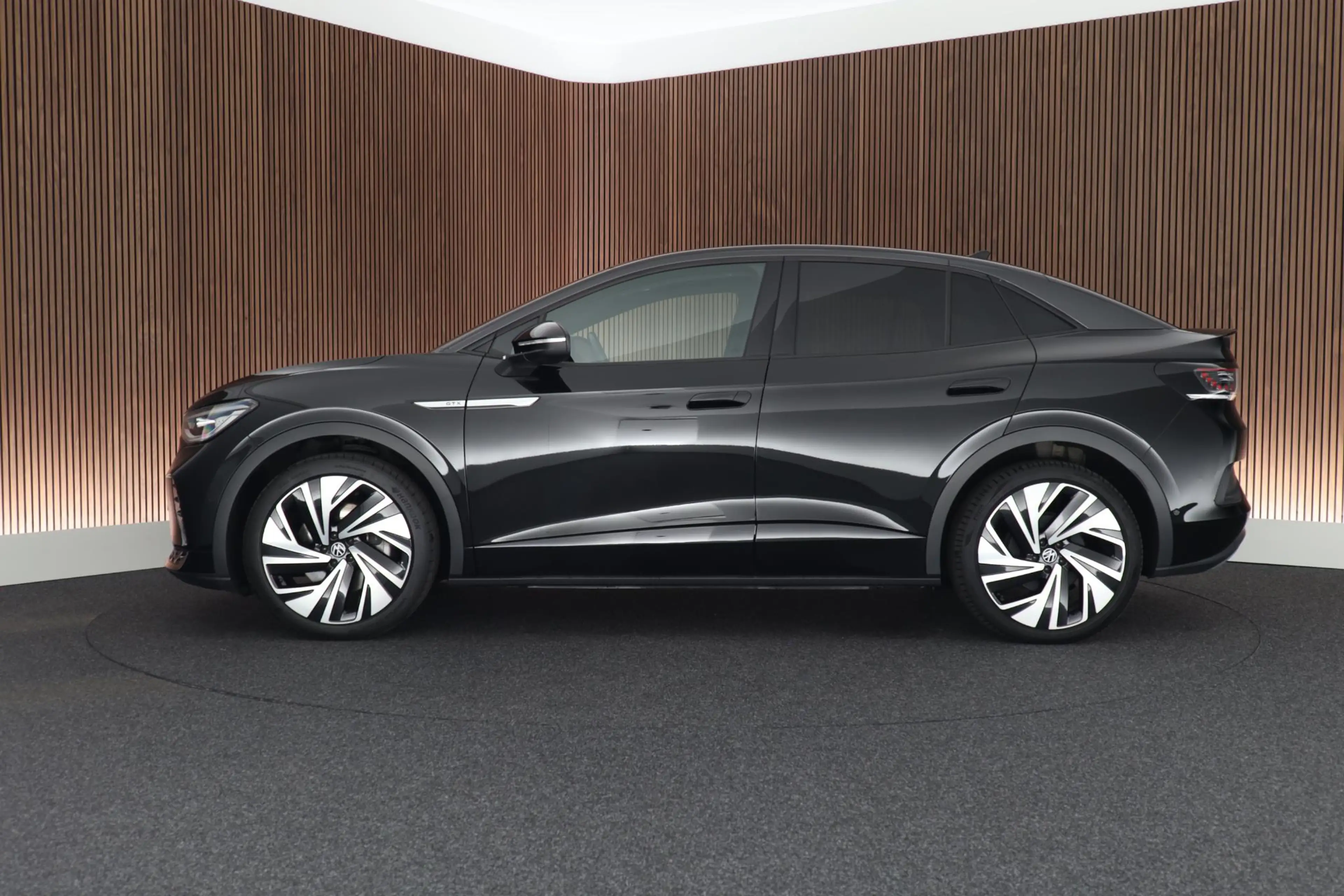 Volkswagen ID.5 GTX 300pk 77 kWh SOH 90% Trekhaak Camera Stoelverw — photo 6