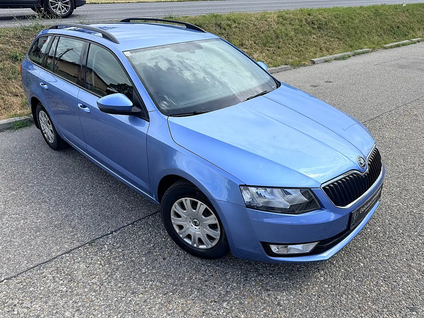 Skoda Octavia Combi 1,6 Ambition TDI 4x4 Green tec Blau - 2