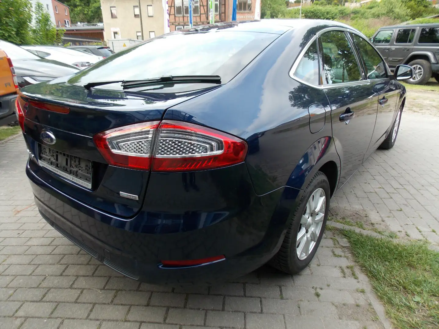 Ford Mondeo 1.6 Titanium"65000km" Navi Klimaaut. Bleu - 2