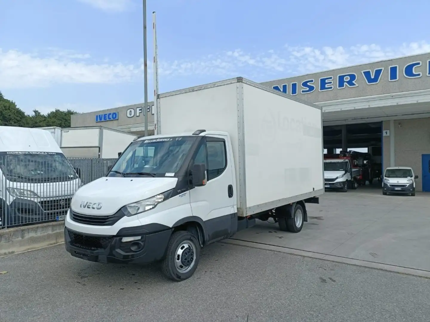 Iveco Daily 35C14 2.3 FURGONE BOX Blanc - 2