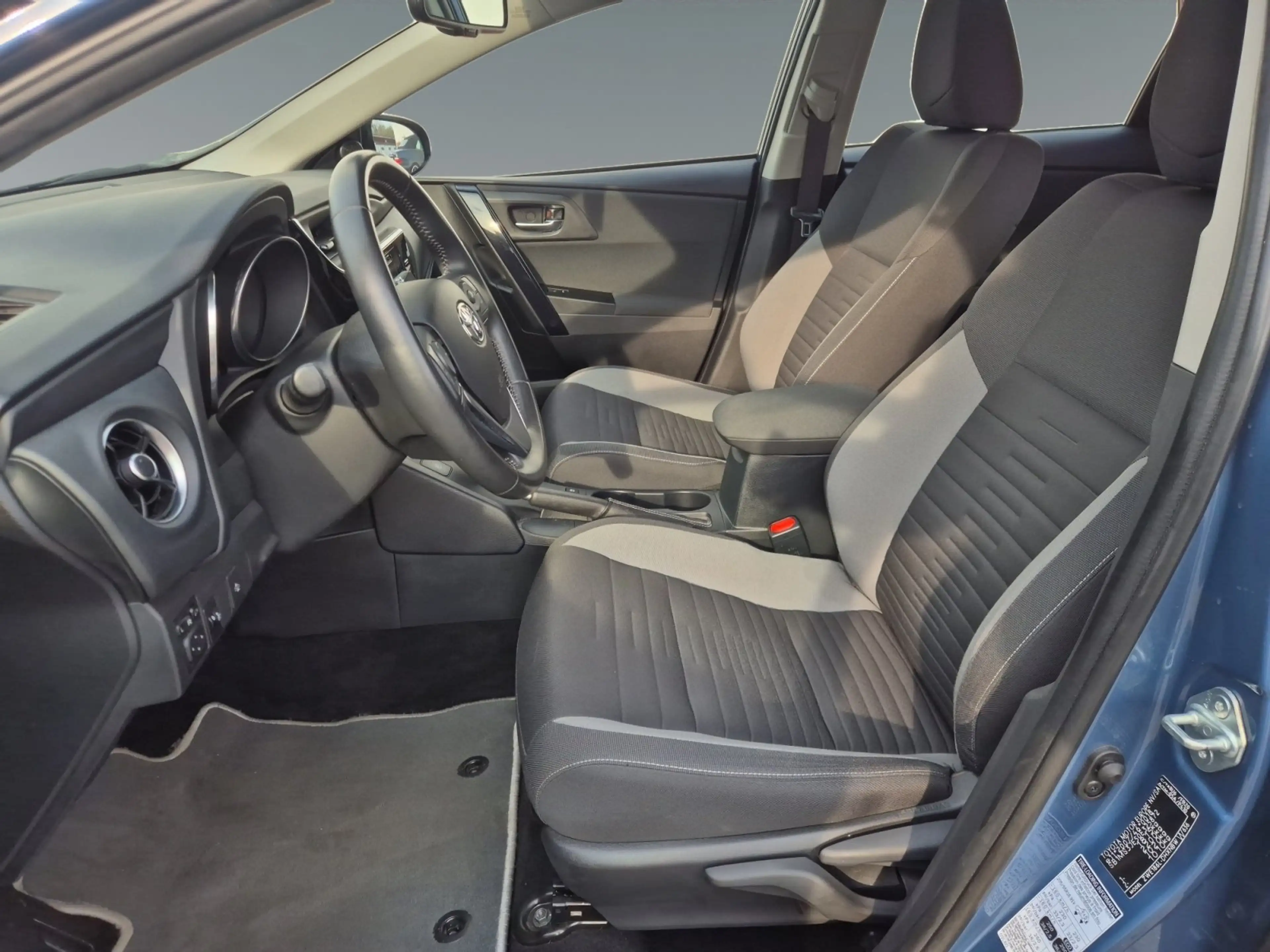 Toyota Auris HYBRID Edition S Kamera*BT*Klimaautomatik — photo 10