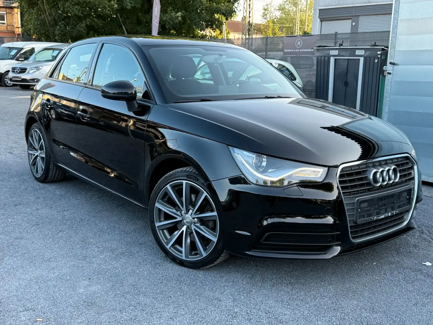 Audi A1 SPORTBACK / AUTOMATIK / KLIMA / SHZ /XENON / Schwarz - 1
