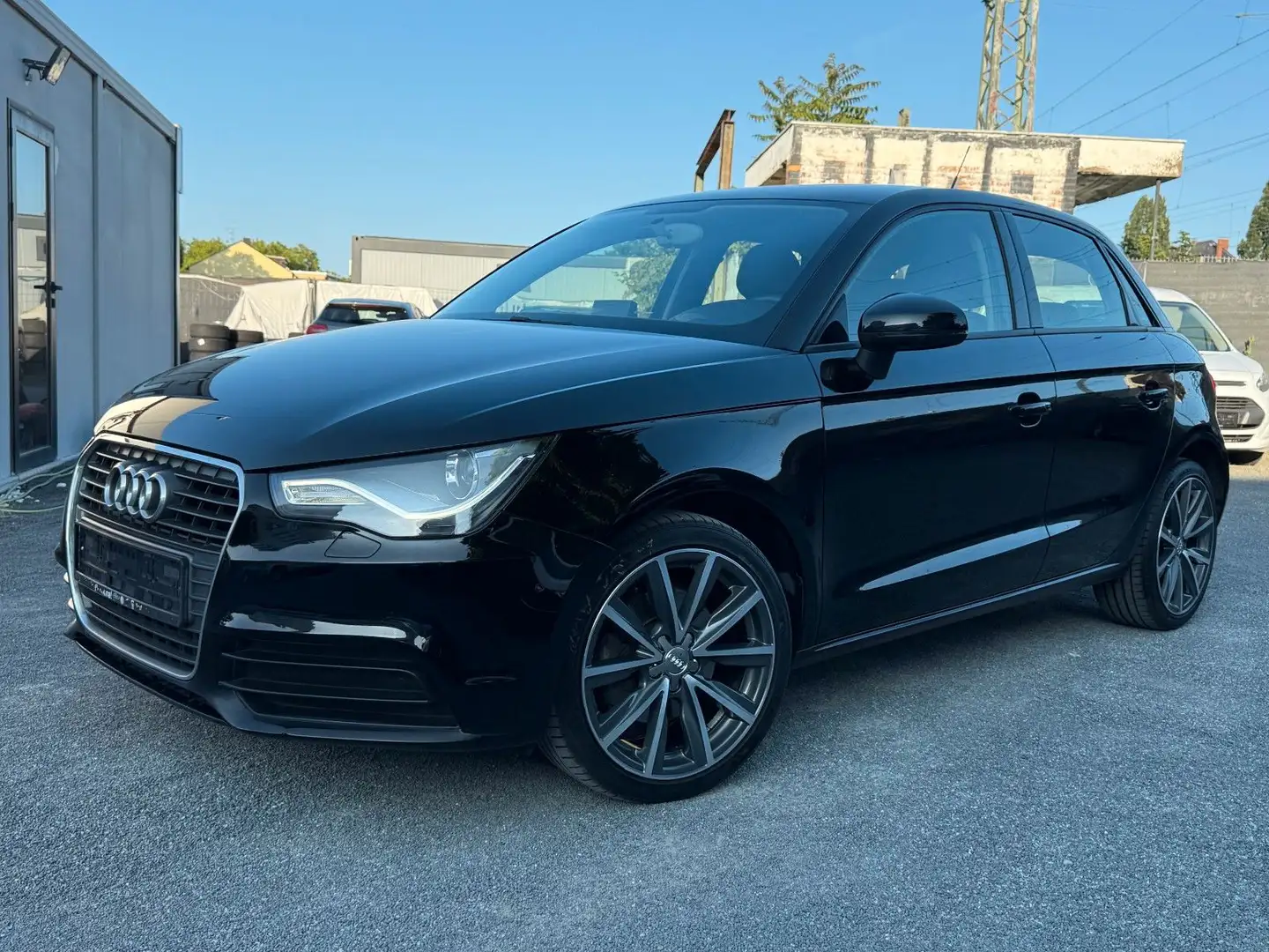 Audi A1 SPORTBACK / AUTOMATIK / KLIMA / SHZ /XENON / Schwarz - 2