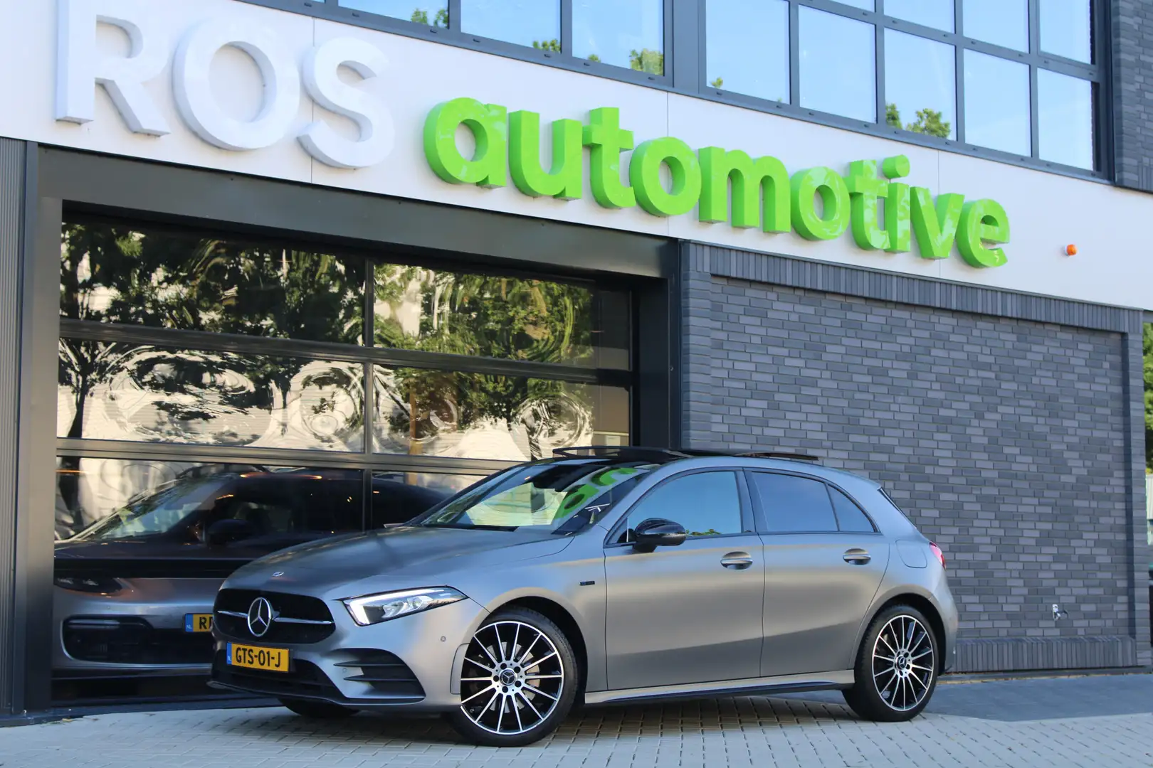 Mercedes-Benz A 250 e Premium | PANO | BURMESTER | 360 | MAGNO | SFEER Grijs - 1