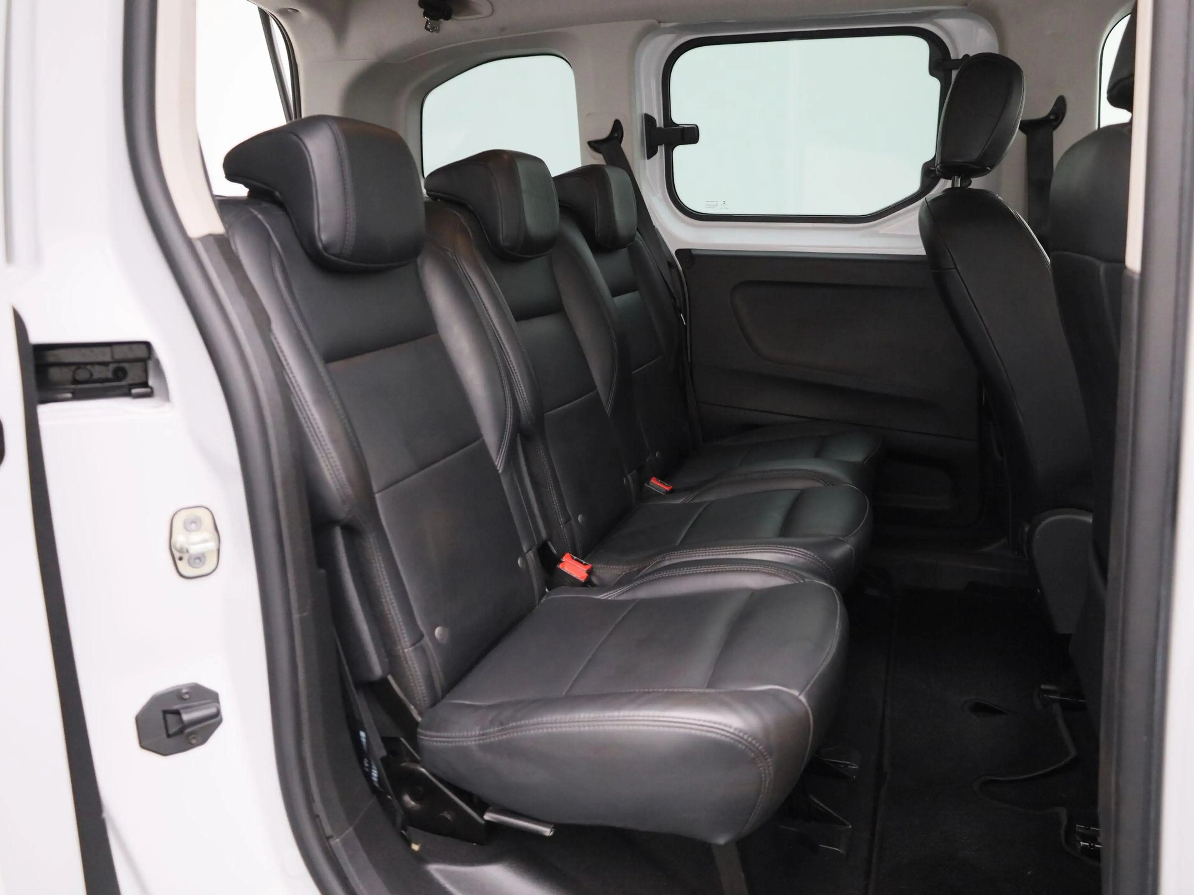 Opel Combo Life 1.5 Turbo D MT6 | PDC A | Bluetooth | Cruise Contr — photo 14
