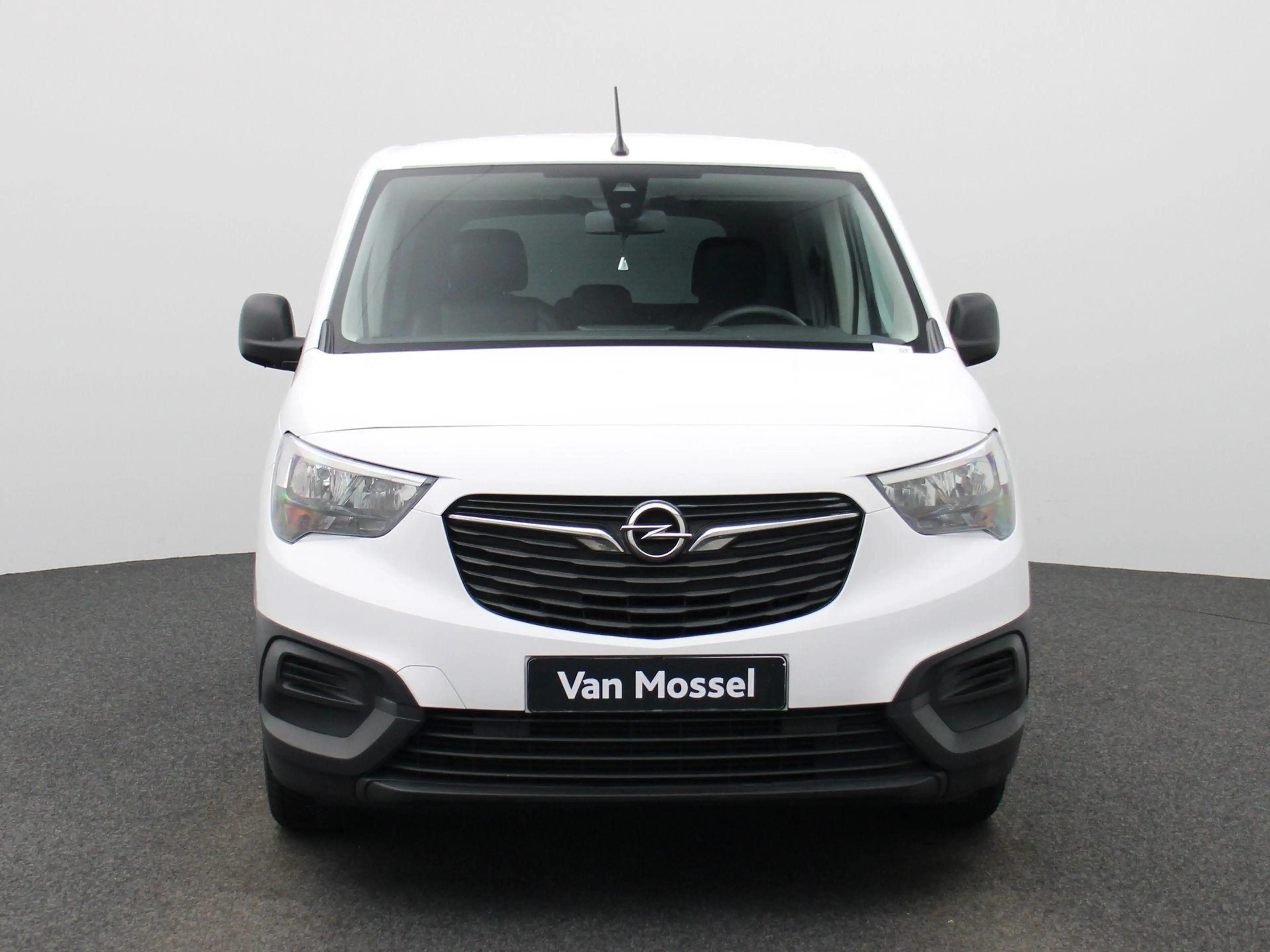 Opel Combo Life 1.5 Turbo D MT6 | PDC A | Bluetooth | Cruise Contr — photo 4