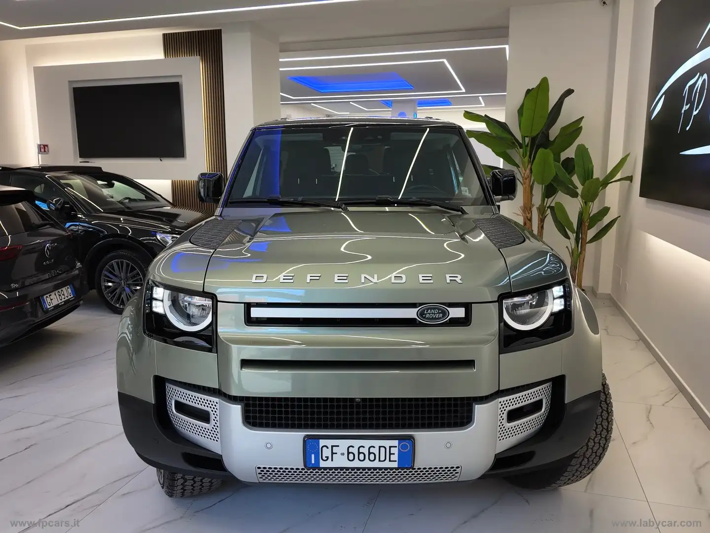 Land Rover Defender 90 3.0D I6 250 CV Dynamic HSE - 2