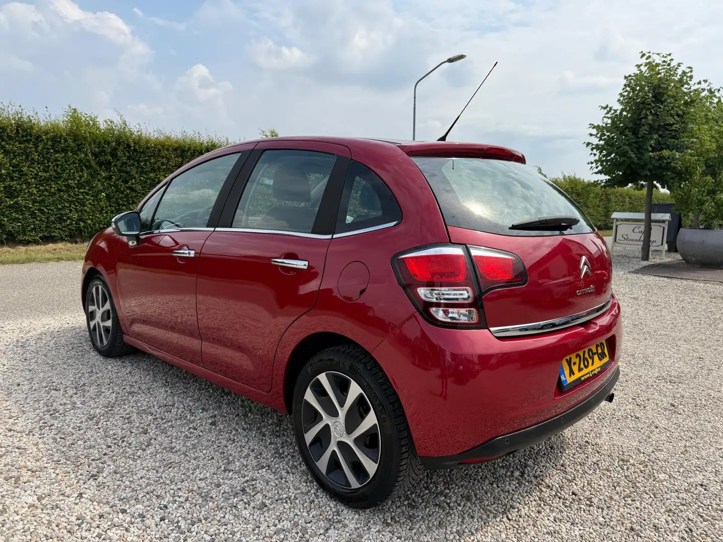 Citroen C3 1.2 VTi Exclusive Airco | Cruise | Stoelverwarming Rood - 2