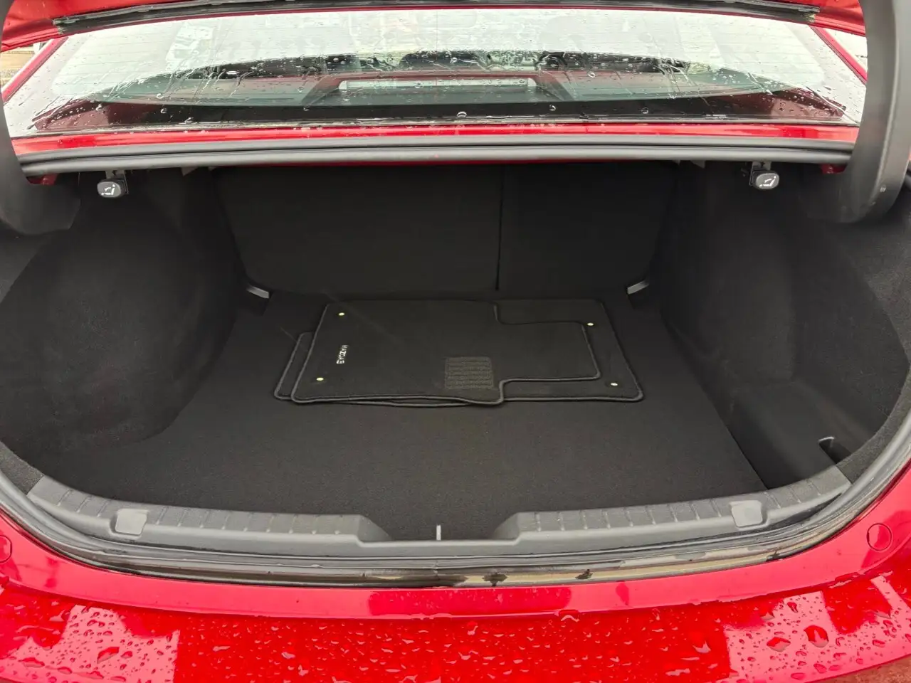 Mazda 3 снимка Mazda 3