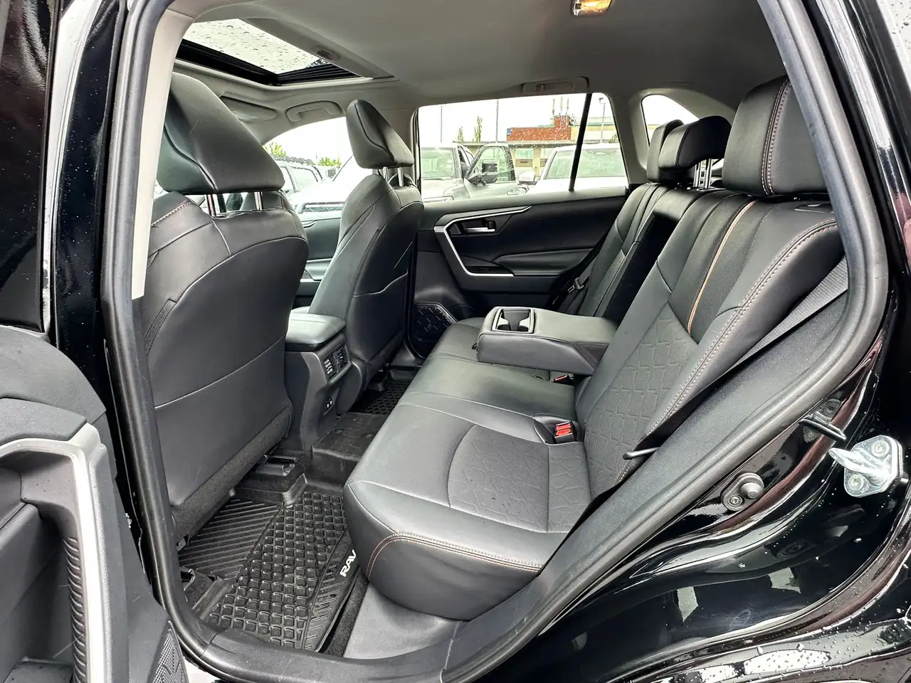 Toyota RAV 4 снимка Toyota RAV 4