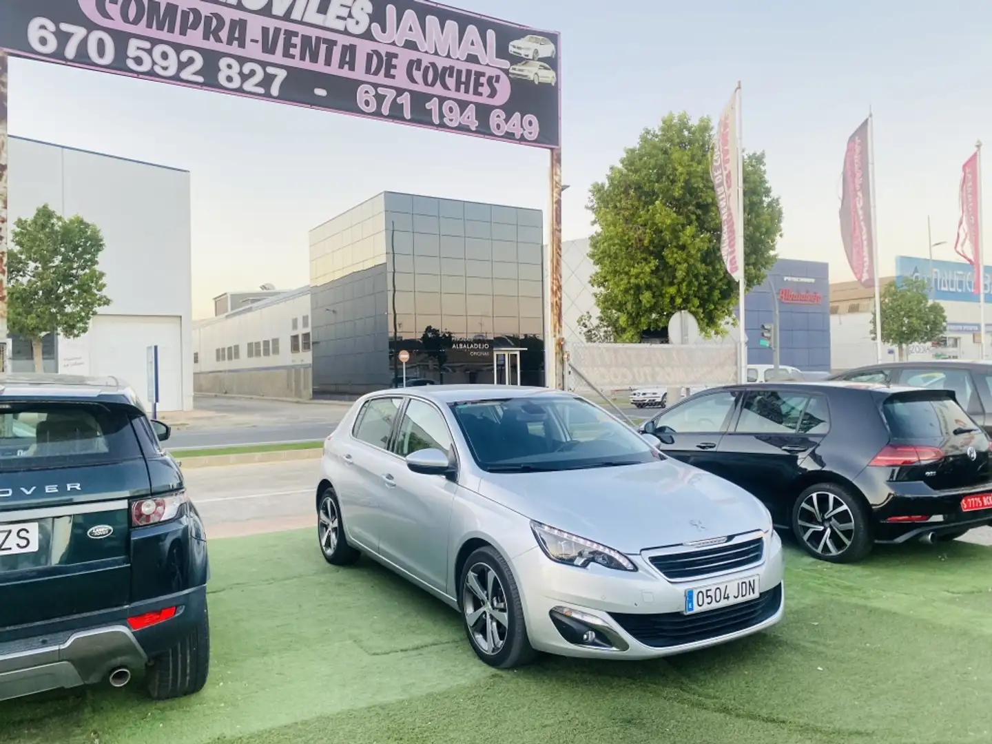 Peugeot 308 1.6 BlueHDi Allure 120 Grau - 1