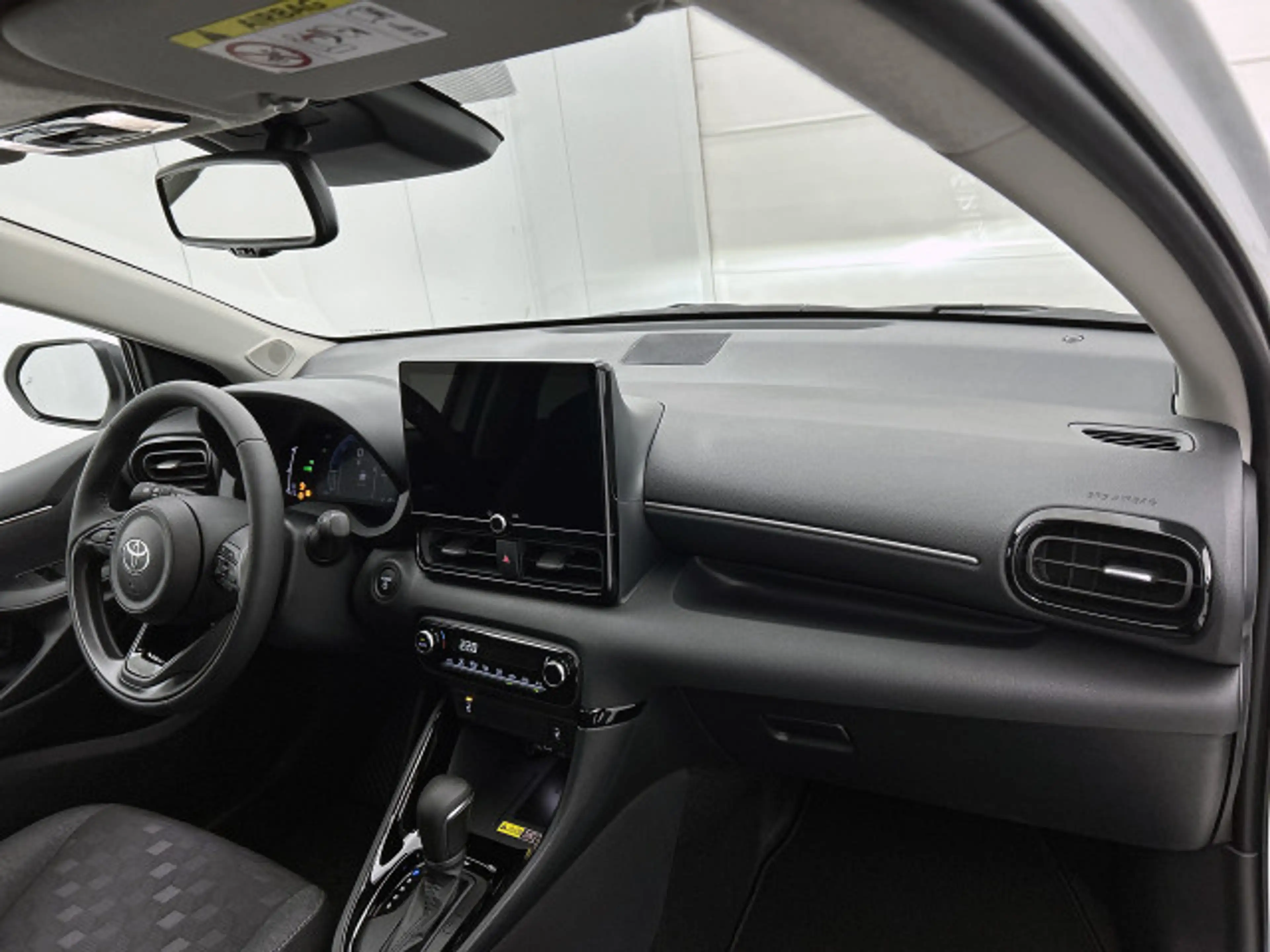 Toyota Yaris 1.5 Hybrid 115 Dynamic | Comfort Pack — photo 6