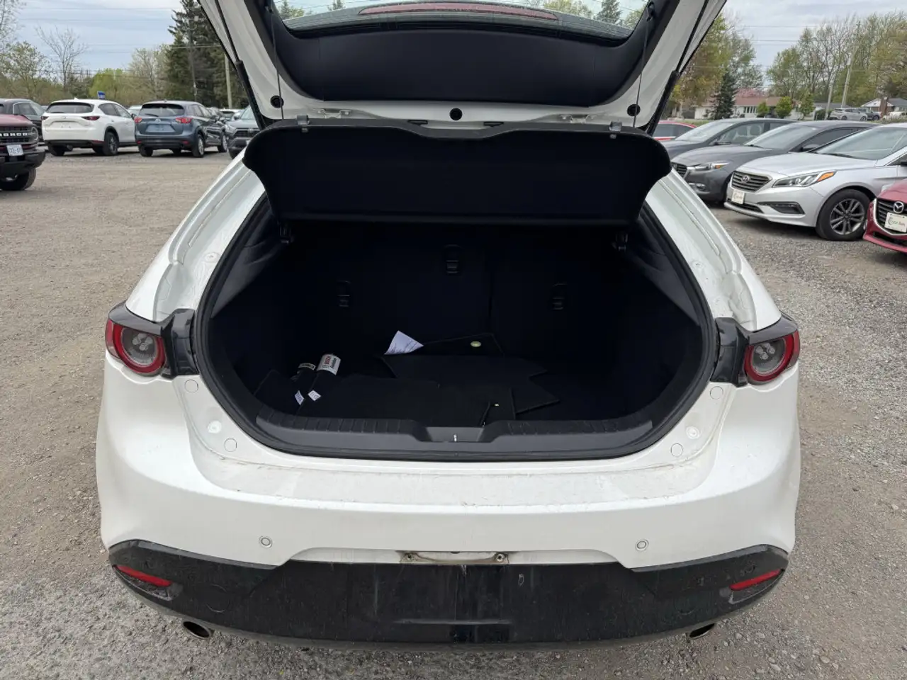 Mazda 3 снимка Mazda 3