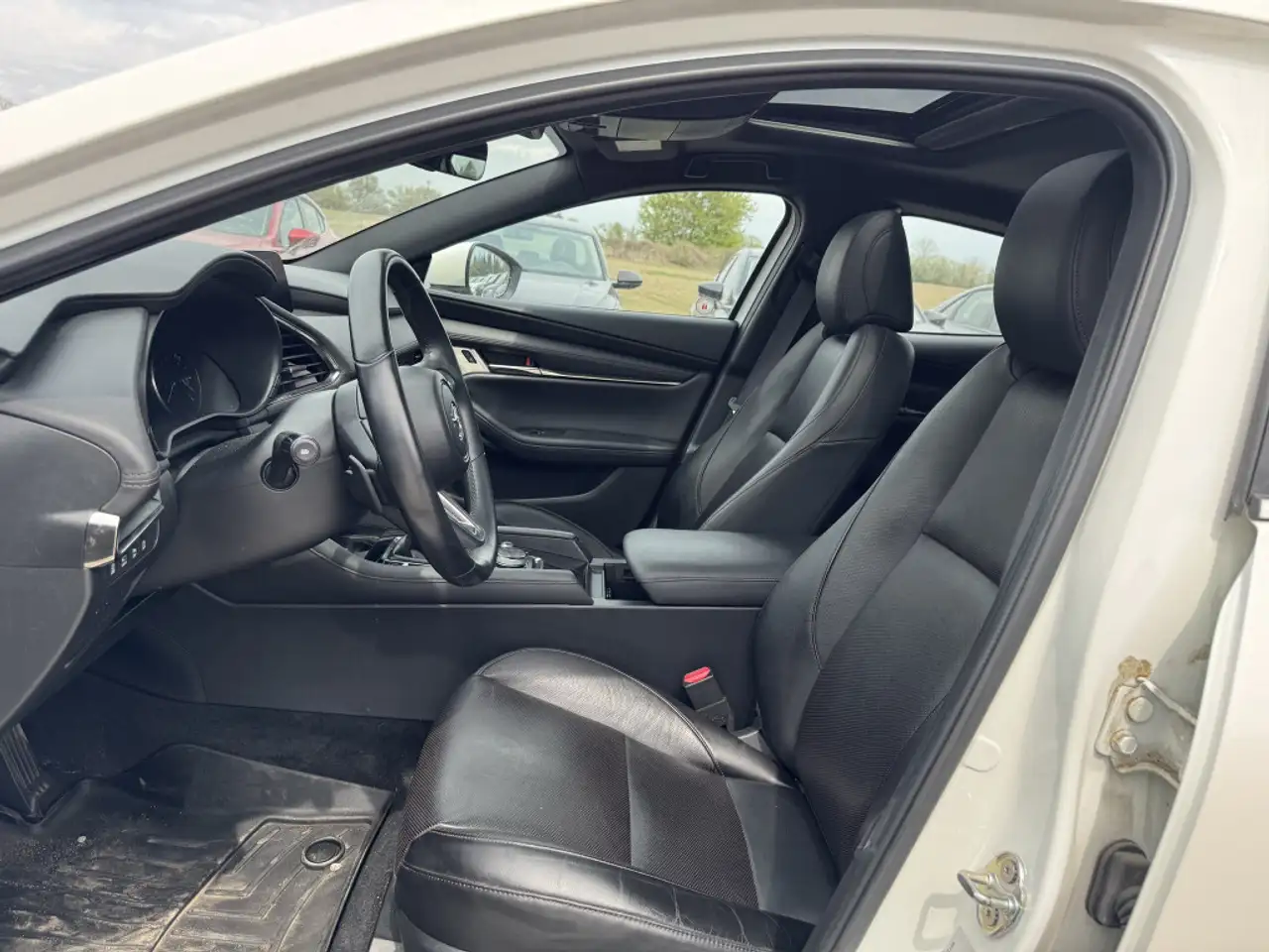 Mazda 3 снимка Mazda 3