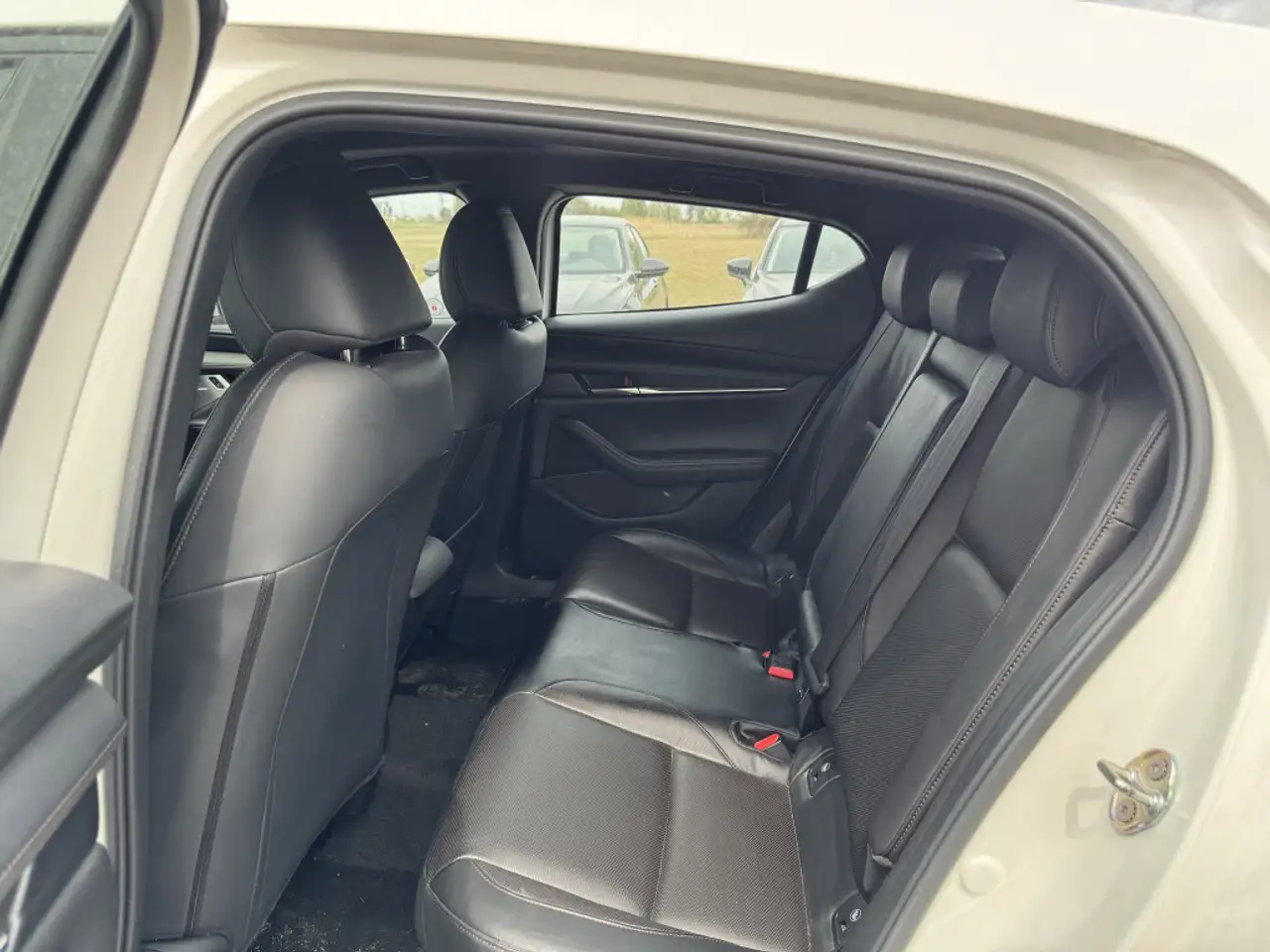 Mazda 3 снимка Mazda 3