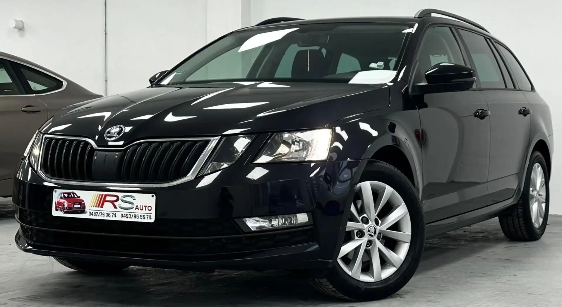 Skoda Octavia SW 1.6 CR TDi -GARANTIE 12 MOIS-GPS-CARNET COMPLET Zwart - 1