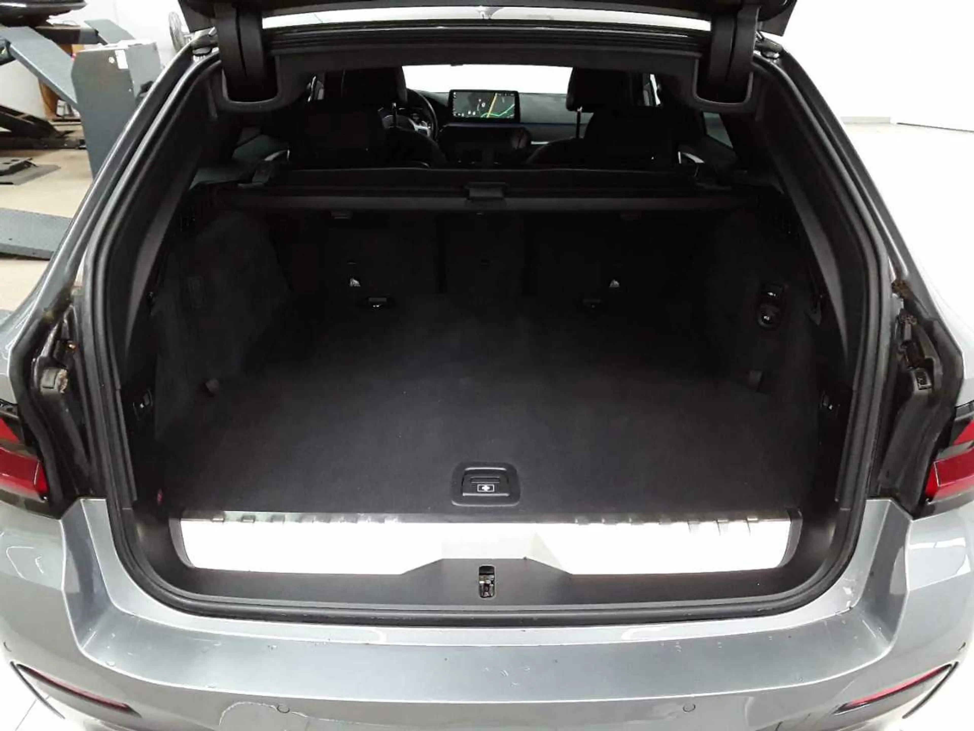 BMW 530 530e Touring Aut. M Sport Navi Leder H&K — photo 15