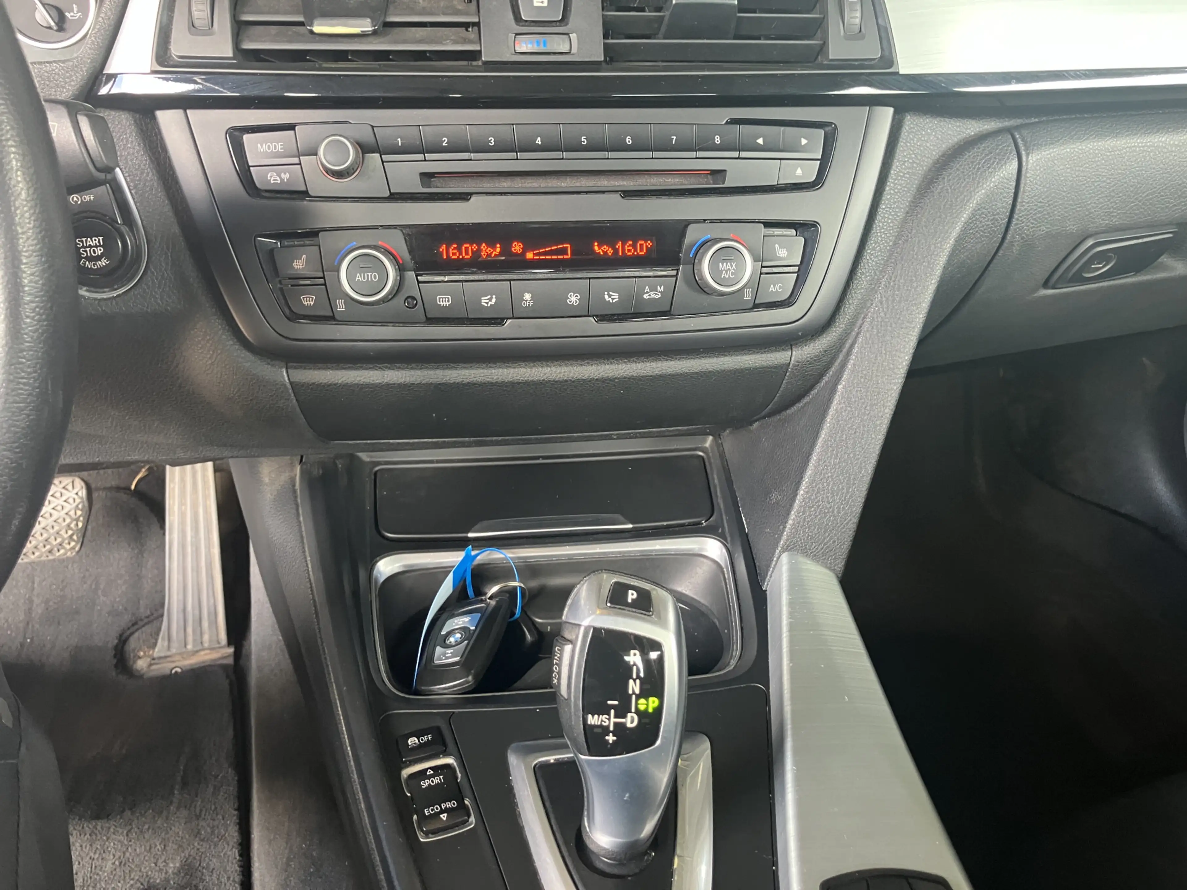 BMW 316 3-serie 316d High Executive — photo 9