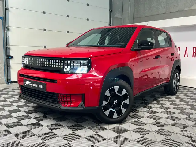 Fiat Grande Panda 1.2 Hybrid Icon DCT/GPS/PDC AV+ARR+CAM/CARPLAY