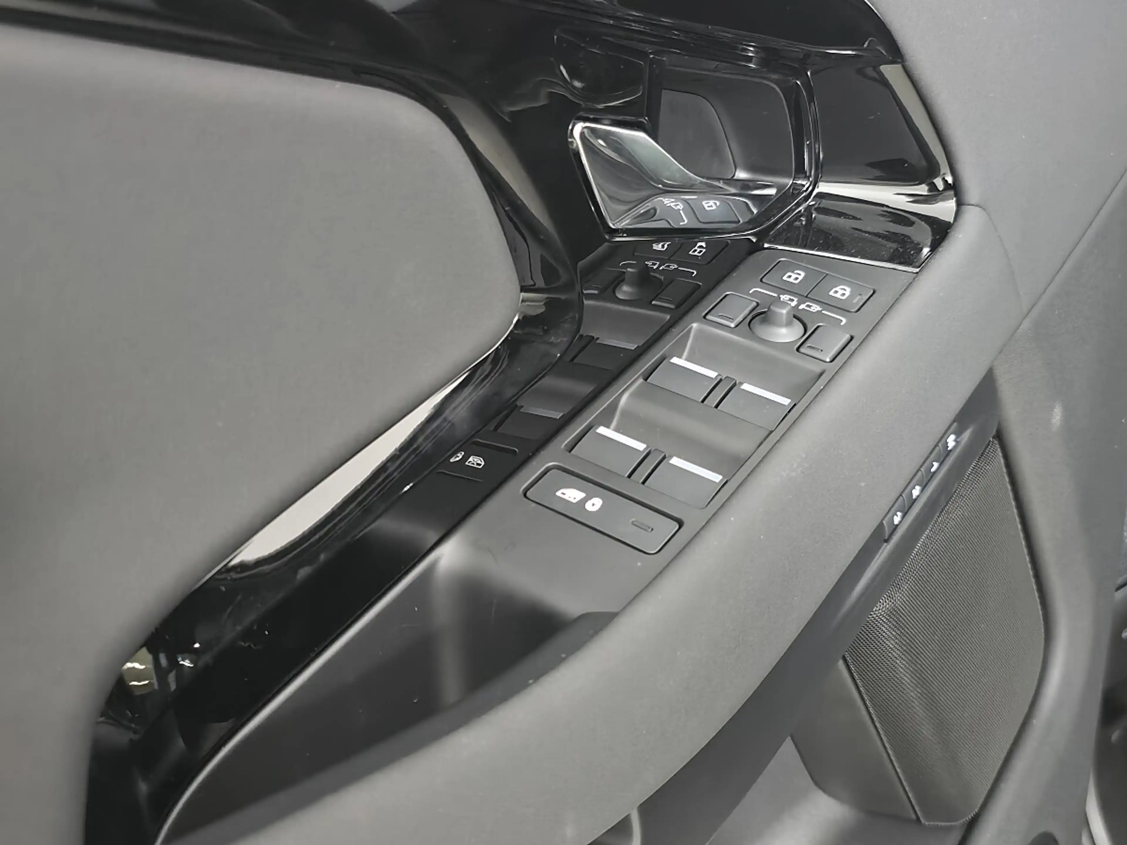 Land Rover Range Rover Evoque P270e PHEV Dynamic SE AWD Aut. | Auto Stahl Wie... — photo 12