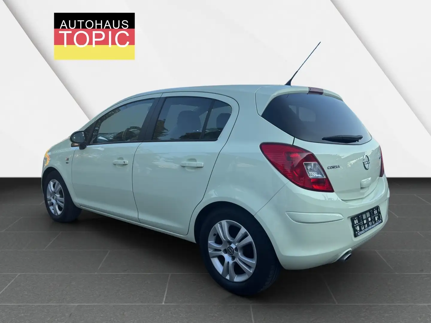 Opel Corsa Satellite Beige - 2
