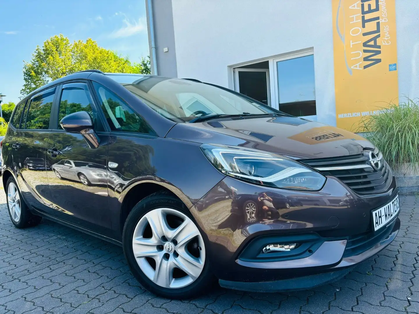 Opel Zafira Tourer Edition   7 Sitzer  Automatik Braun - 2